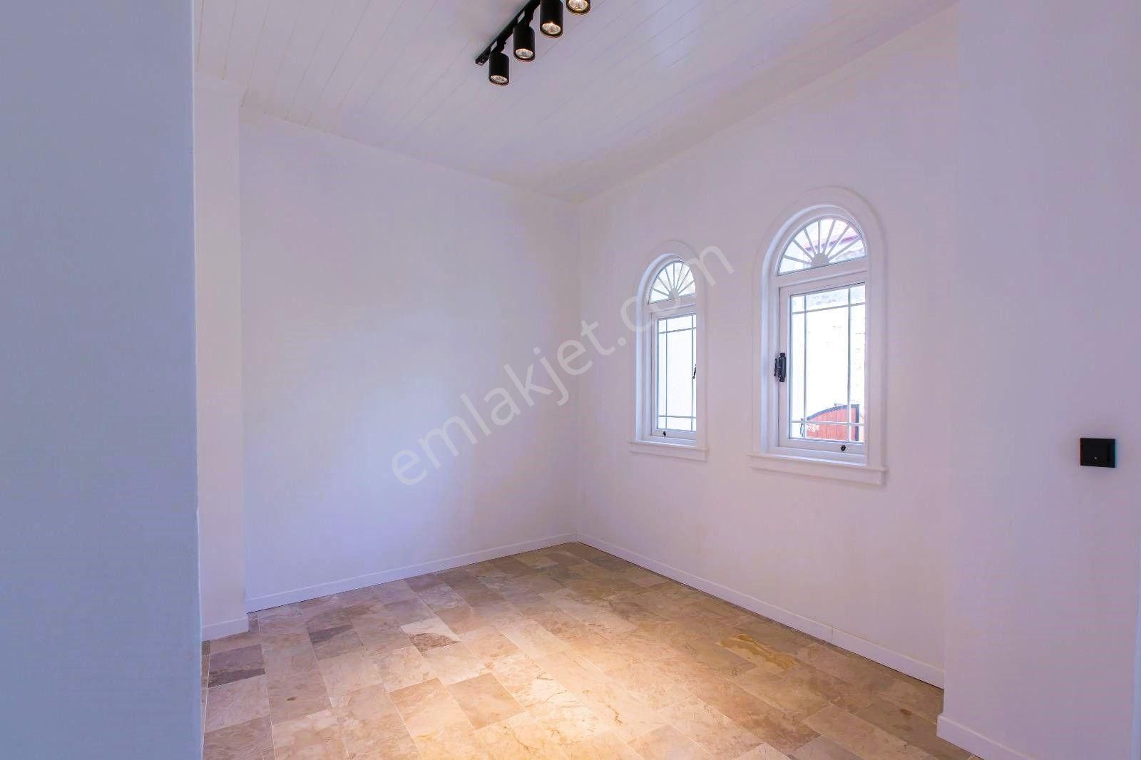 Goldhouse Dan Satılık Yeşilüzümlünün Kalbinde, Doğayla İç İçe Özel Tasarımlı 3+1 Villa - Görsel 16