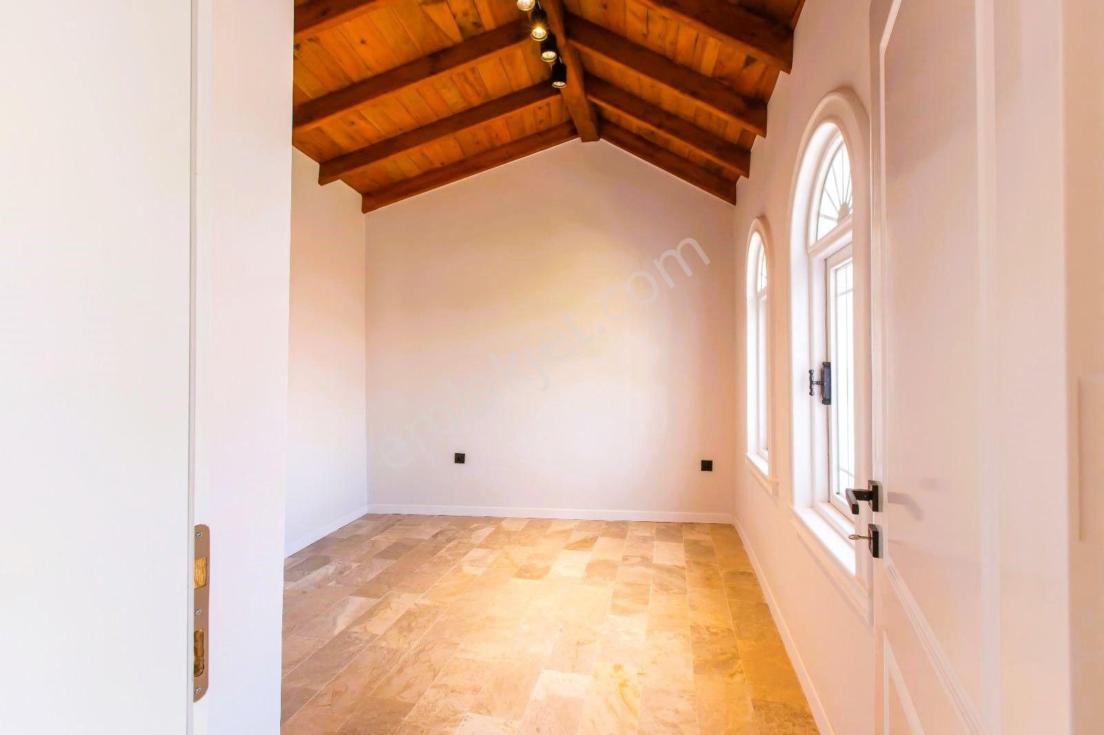 Goldhouse Dan Satılık Yeşilüzümlünün Kalbinde, Doğayla İç İçe Özel Tasarımlı 3+1 Villa - Görsel 36