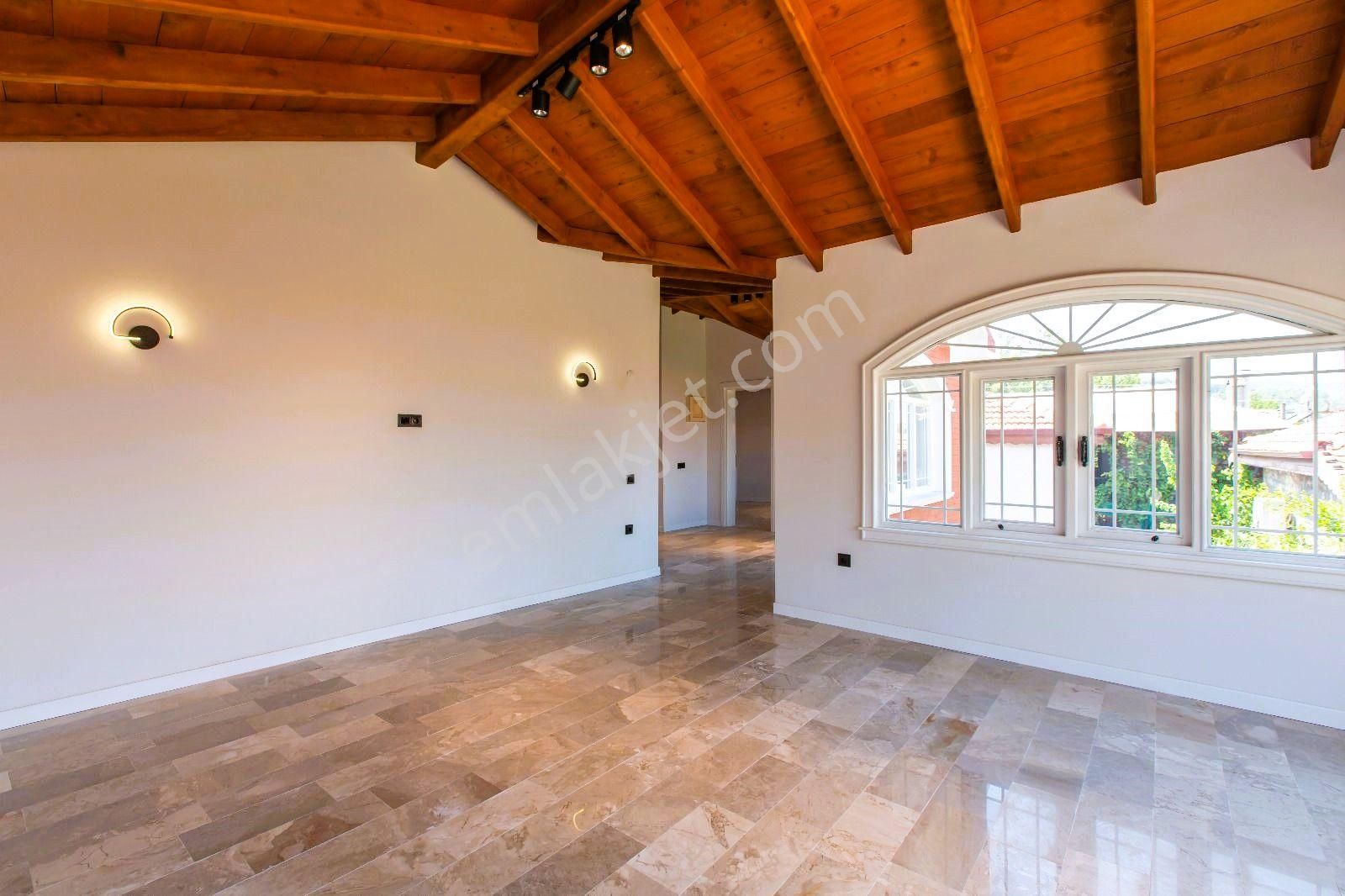 Goldhouse Dan Satılık Yeşilüzümlünün Kalbinde, Doğayla İç İçe Özel Tasarımlı 3+1 Villa - Görsel 21