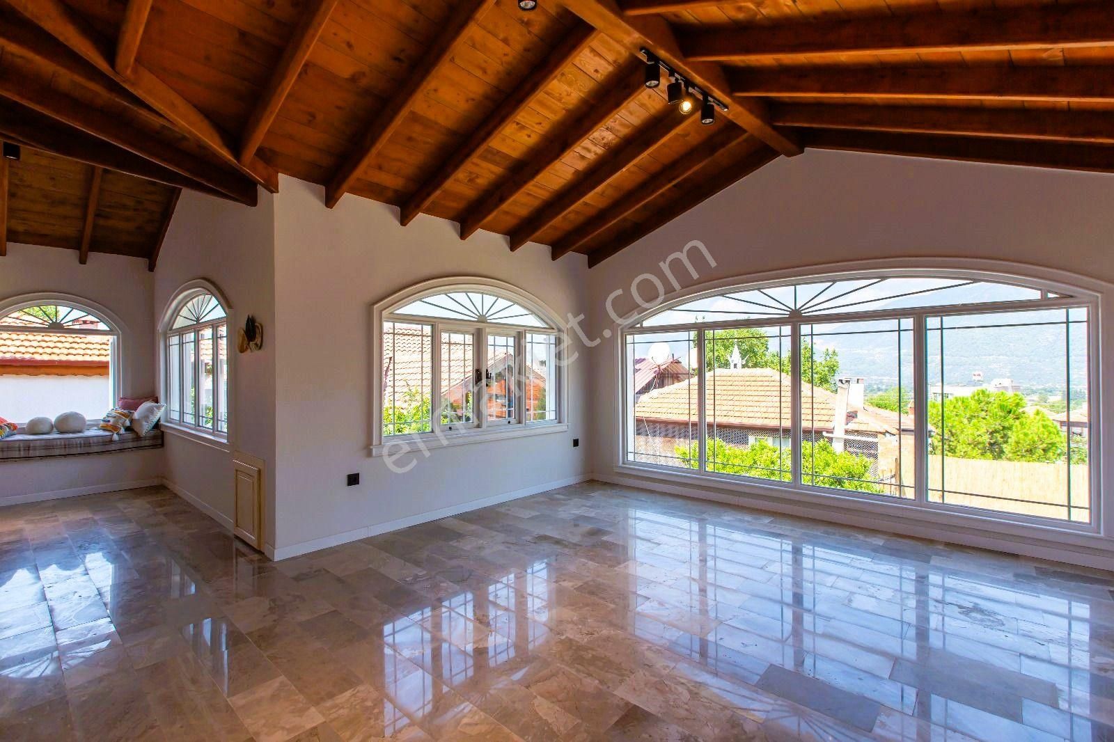 Goldhouse Dan Satılık Yeşilüzümlünün Kalbinde, Doğayla İç İçe Özel Tasarımlı 3+1 Villa - Görsel 24