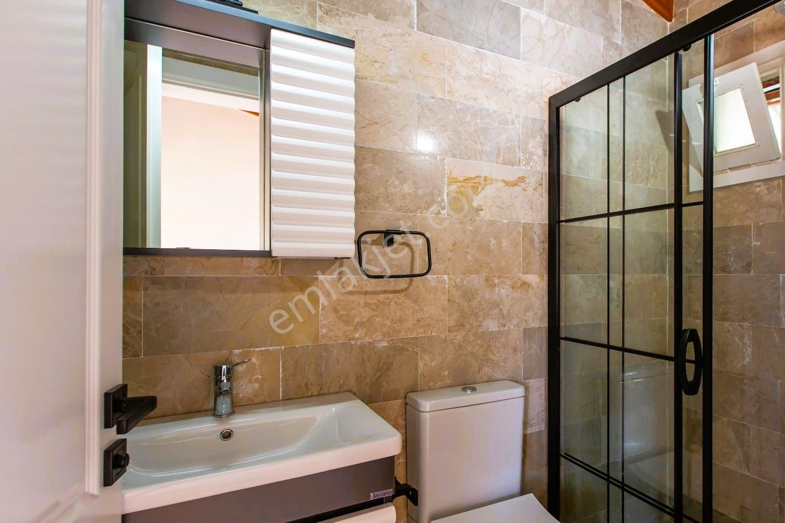 Goldhouse Dan Satılık Yeşilüzümlünün Kalbinde, Doğayla İç İçe Özel Tasarımlı 3+1 Villa - Görsel 35