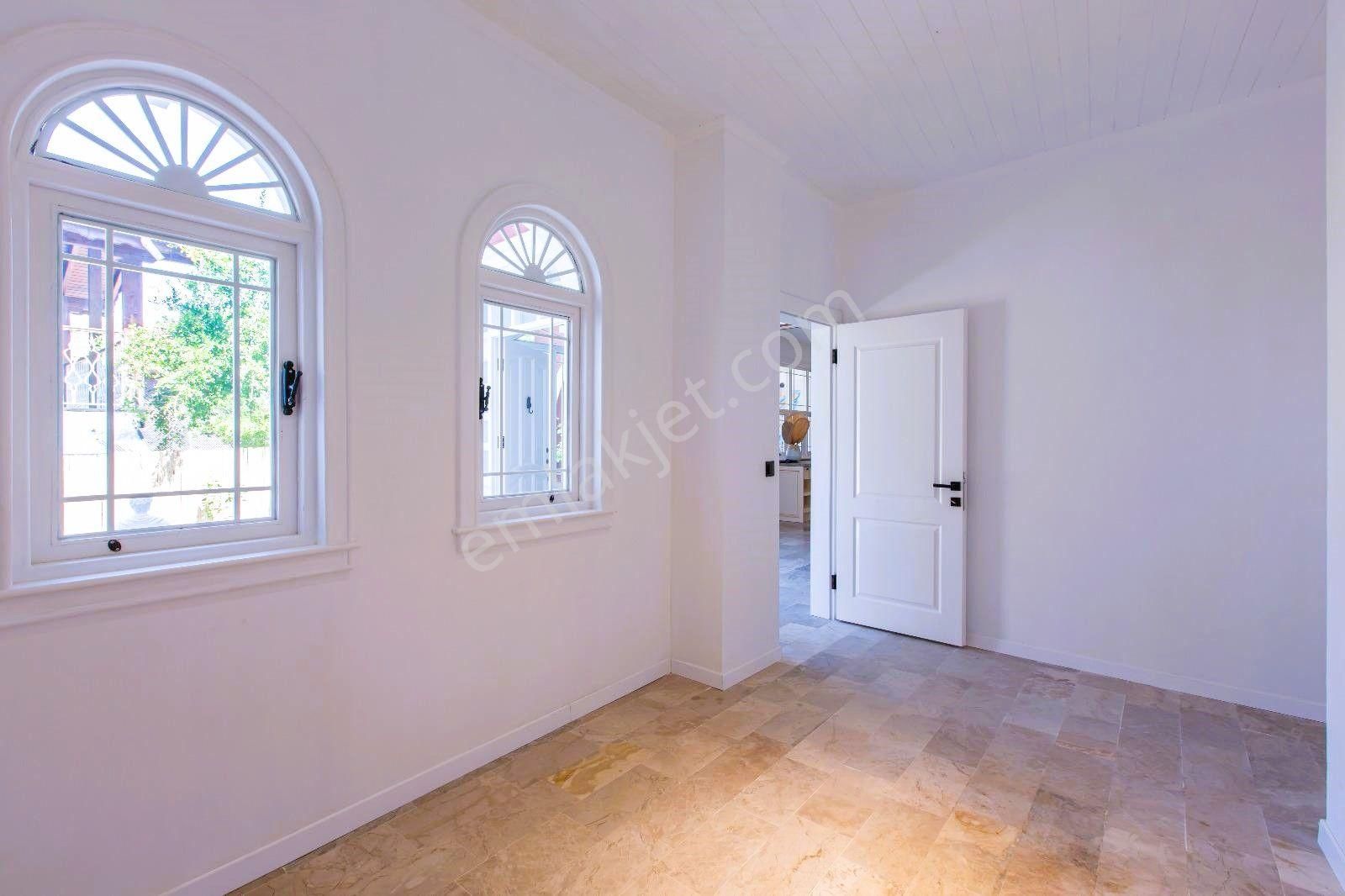 Goldhouse Dan Satılık Yeşilüzümlünün Kalbinde, Doğayla İç İçe Özel Tasarımlı 3+1 Villa - Görsel 14