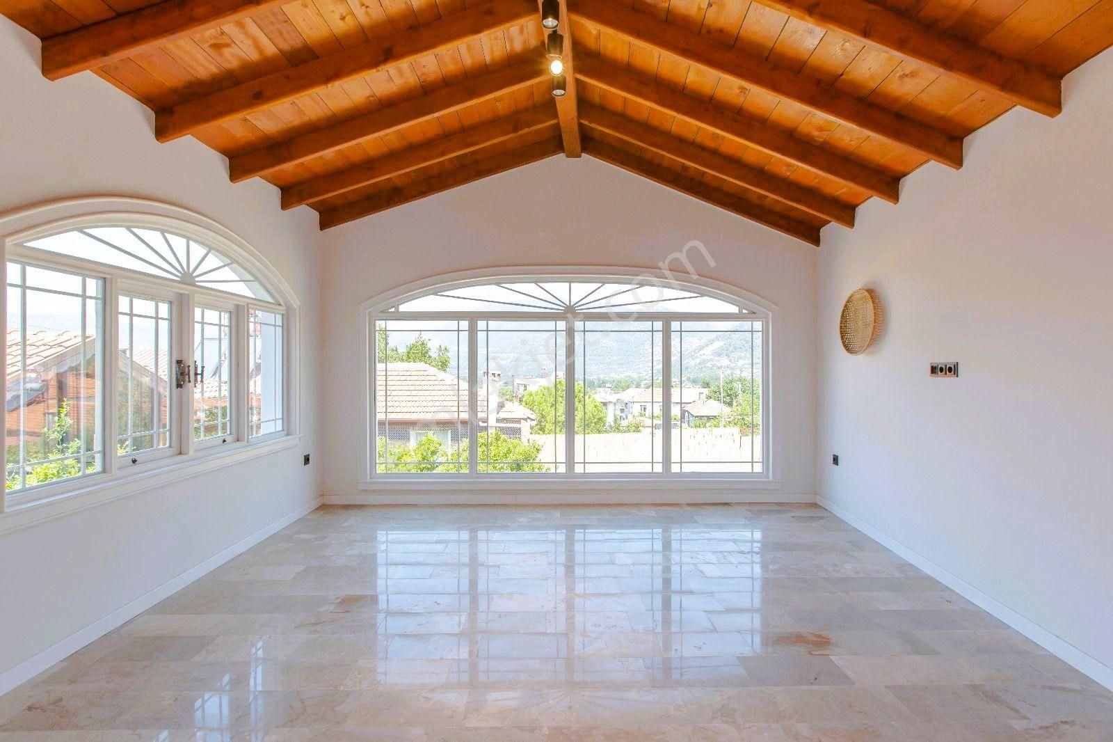 Goldhouse Dan Satılık Yeşilüzümlünün Kalbinde, Doğayla İç İçe Özel Tasarımlı 3+1 Villa - Görsel 26