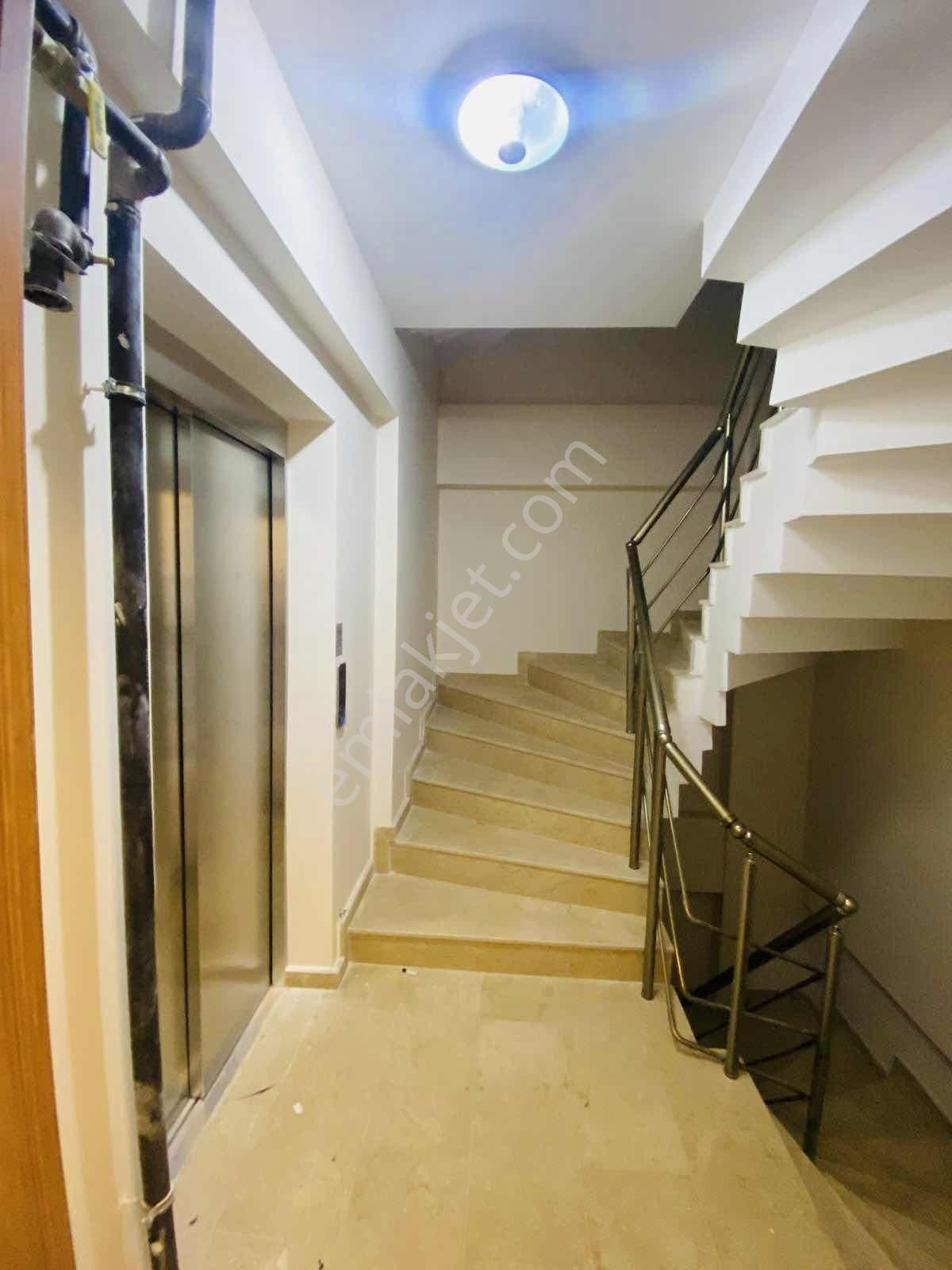 Karşıyaka Bahçelievler'de Yeni Binada Kiralık 2+1 Daire - Görsel 23