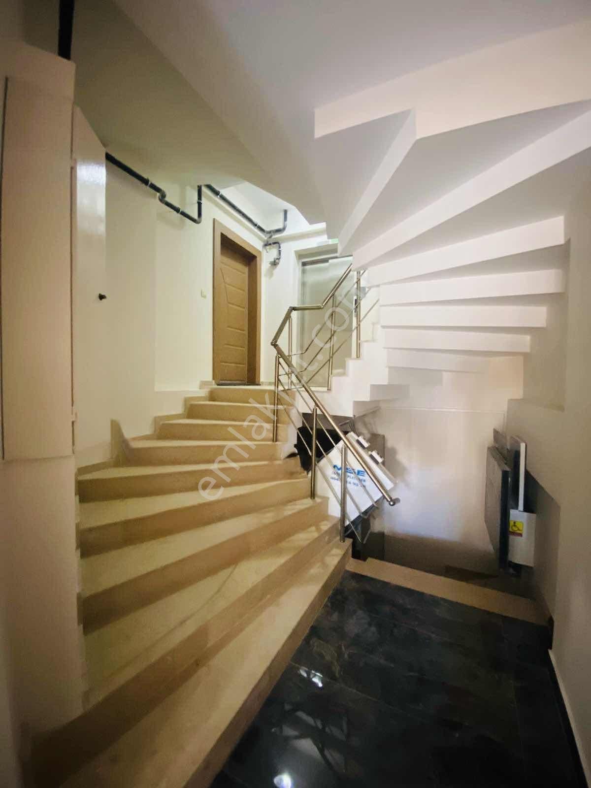 Karşıyaka Bahçelievler'de Yeni Binada Kiralık 2+1 Daire - Görsel 32