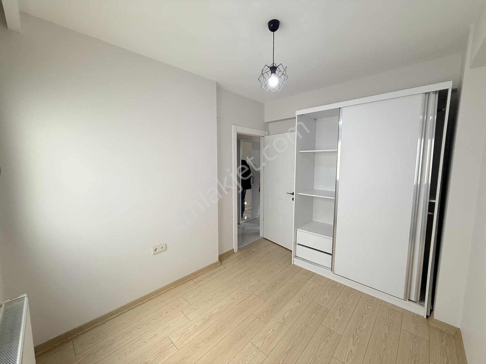 Karşıyaka Bahçelievler'de Yeni Binada Kiralık 2+1 Daire - Görsel 2