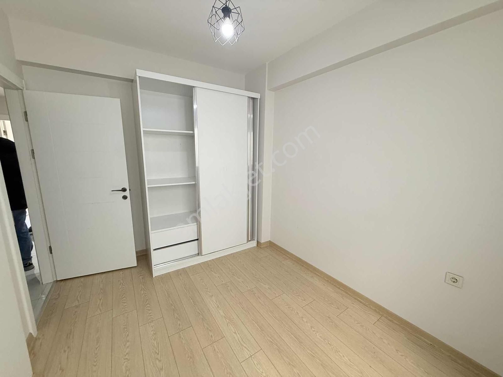 Karşıyaka Bahçelievler'de Yeni Binada Kiralık 2+1 Daire - Görsel 15