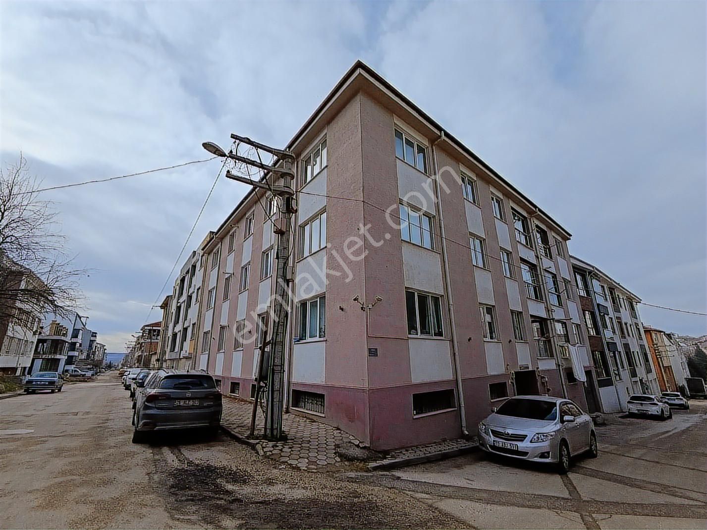 Kristal Unity'den Çamlıca Mahallesin'de Kiralık 3+1 Daire