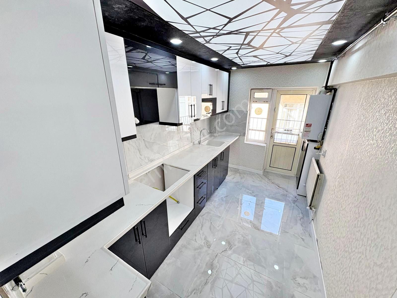 Veranka'dan Etlikde Ful Ultra Lüx Yapılı Katta 3+1 Satılık Daire