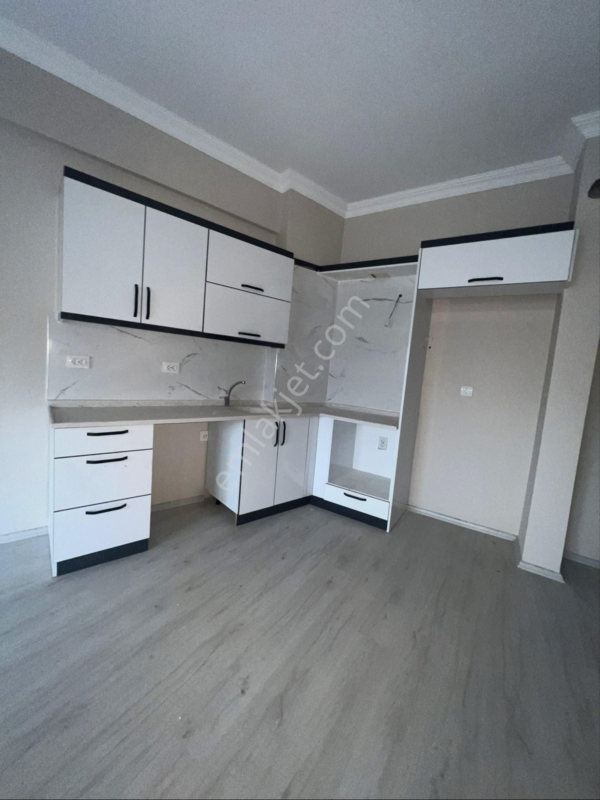 Kusadası Davutlarda Ara Kat 2+1 Daire Satılık