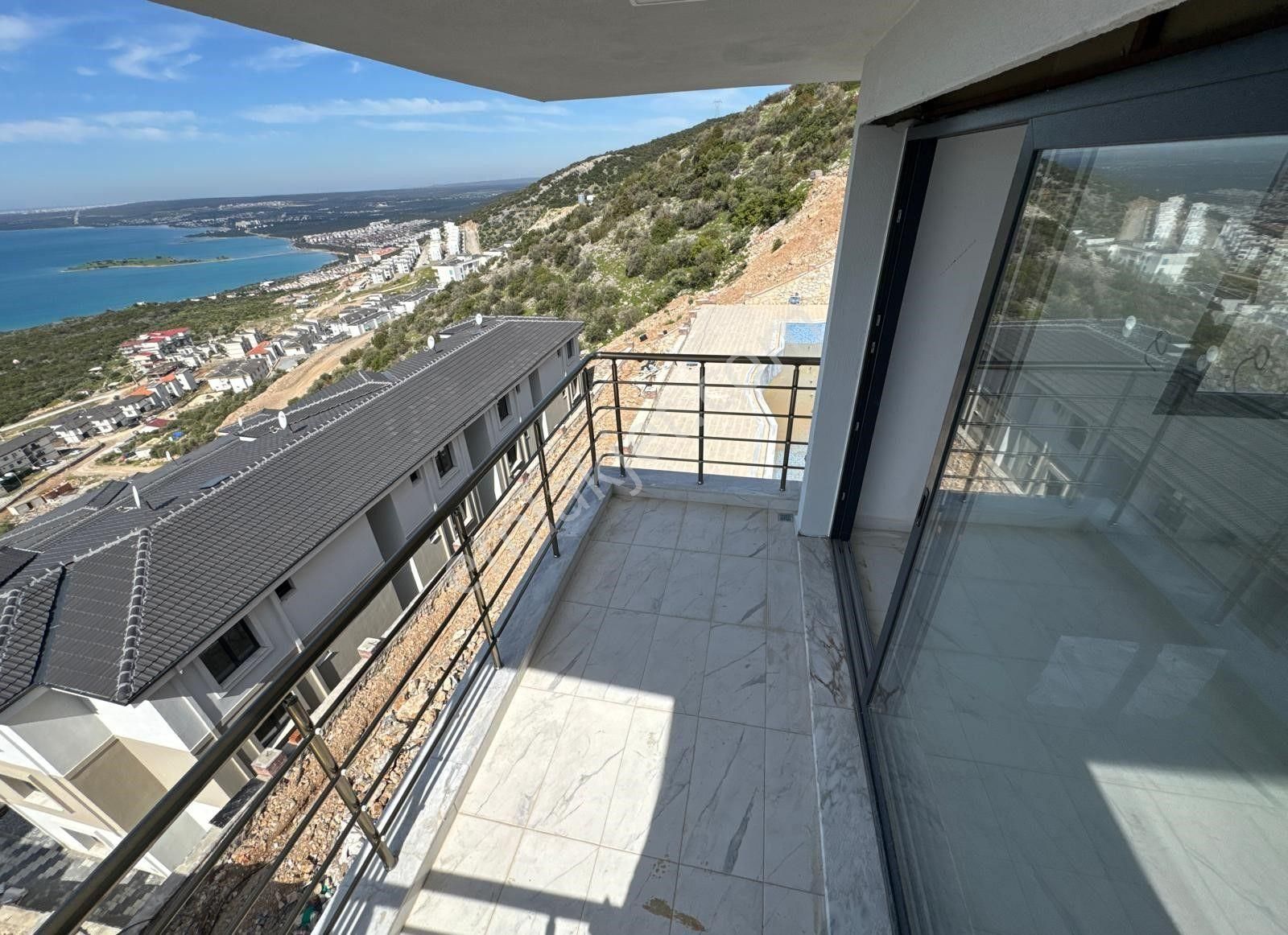 Havuzlu Site İçinde 2+1 Sıfır Yapı Daireler - Görsel 8