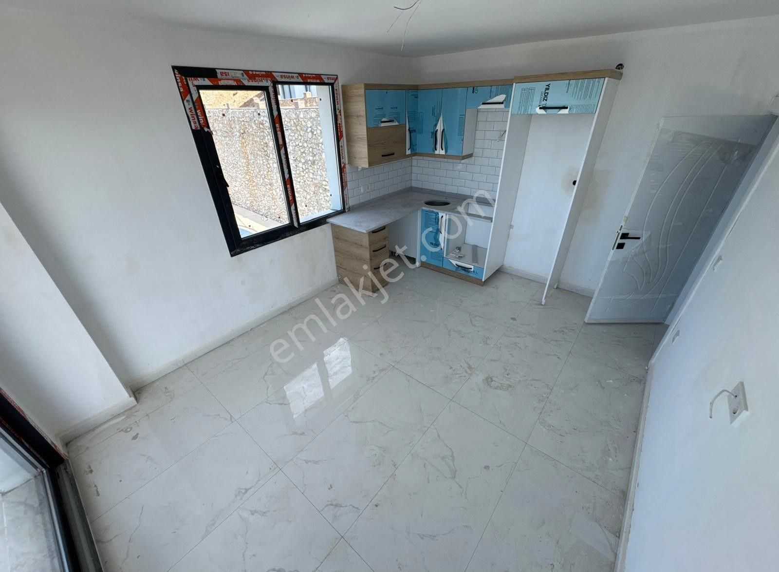 Havuzlu Site İçinde 2+1 Sıfır Yapı Daireler - Görsel 2