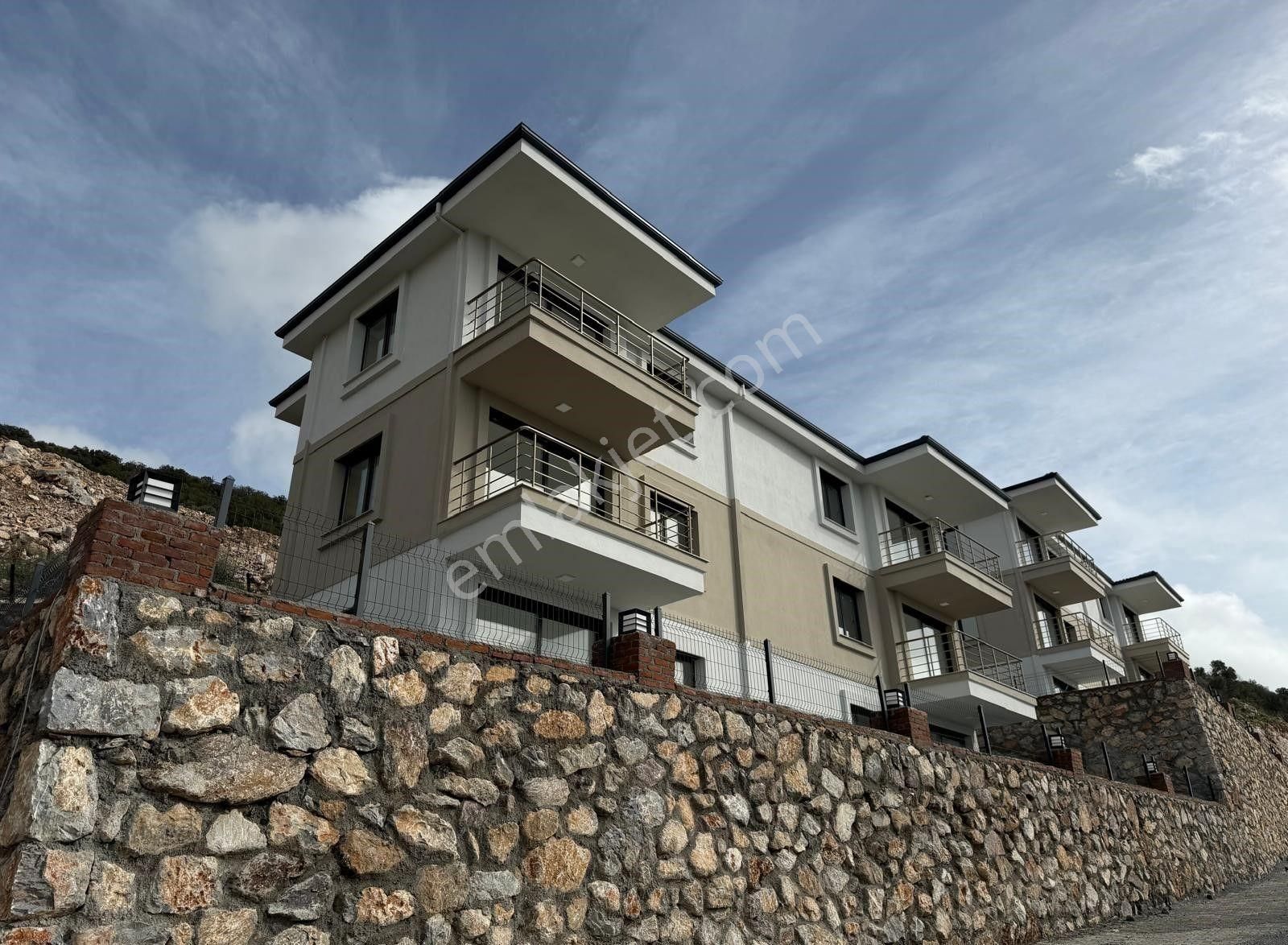 Havuzlu Site İçinde 2+1 Sıfır Yapı Daireler - Görsel 3