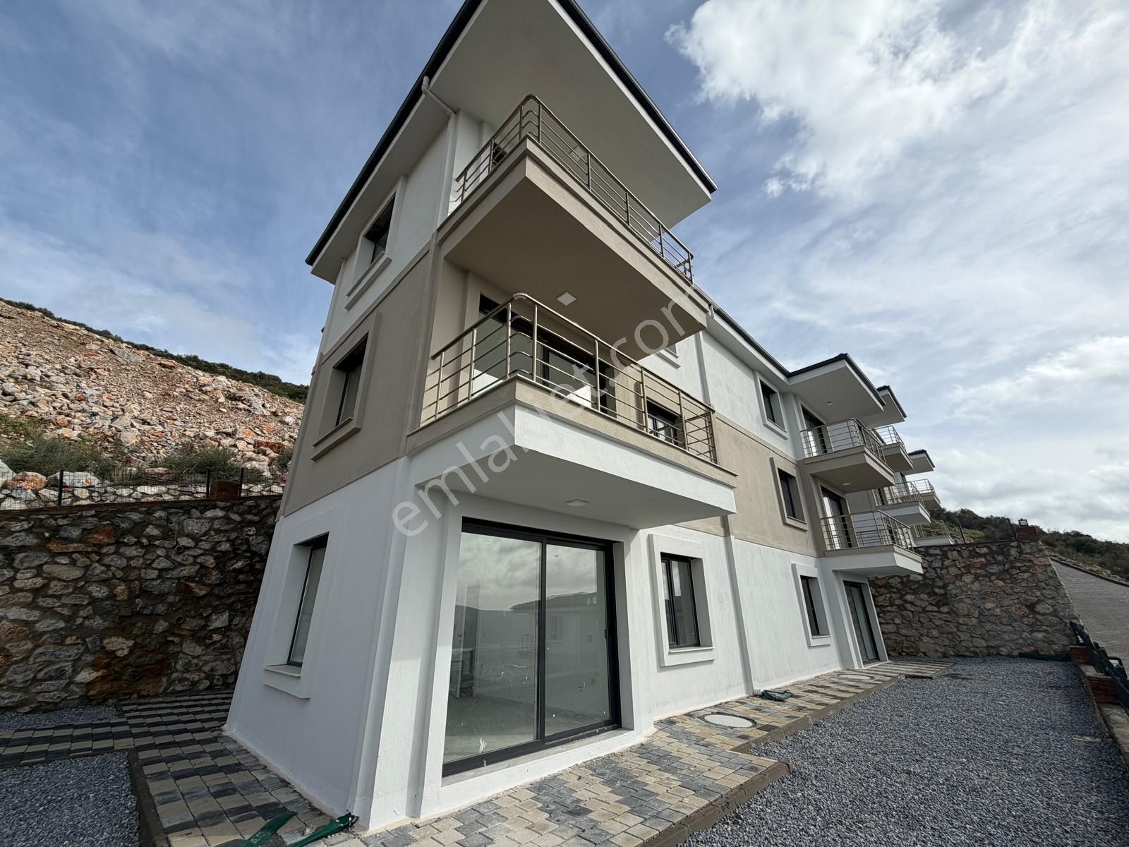 Havuzlu Site İçinde 2+1 Sıfır Yapı Daireler - Görsel 26