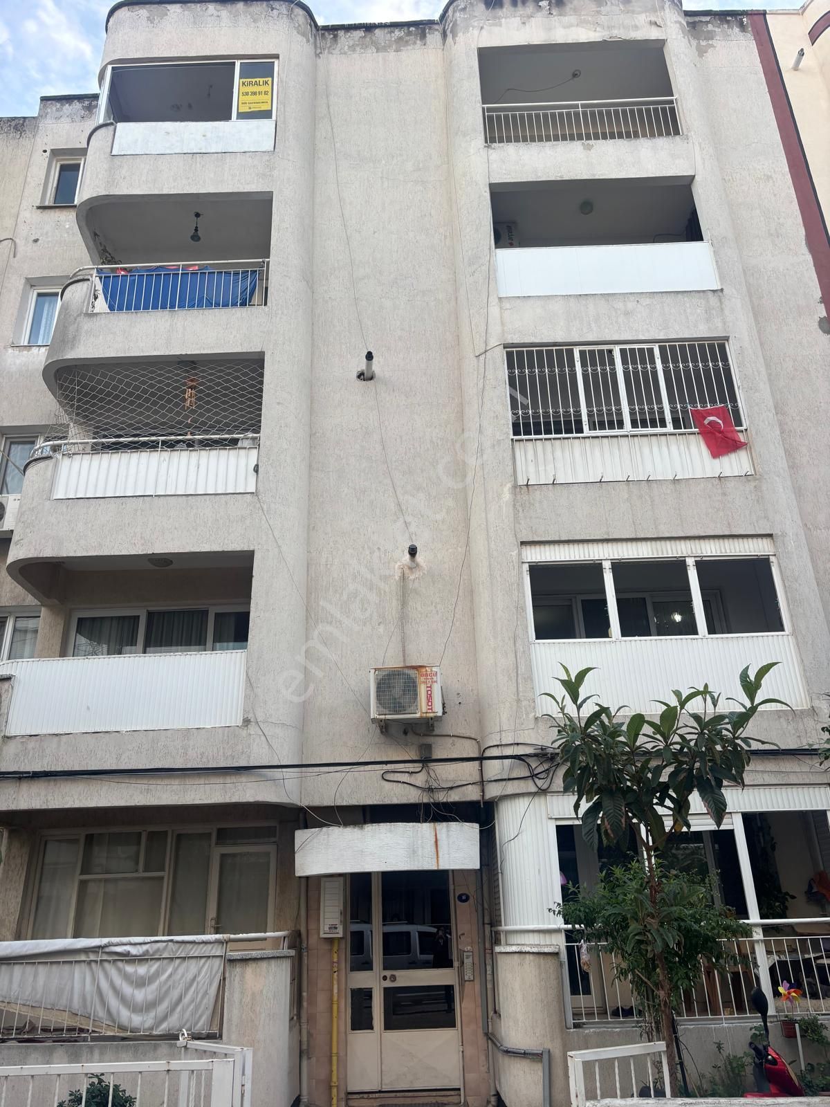 İzmir Karşıyaka'da Kiralık 3+1 Daire