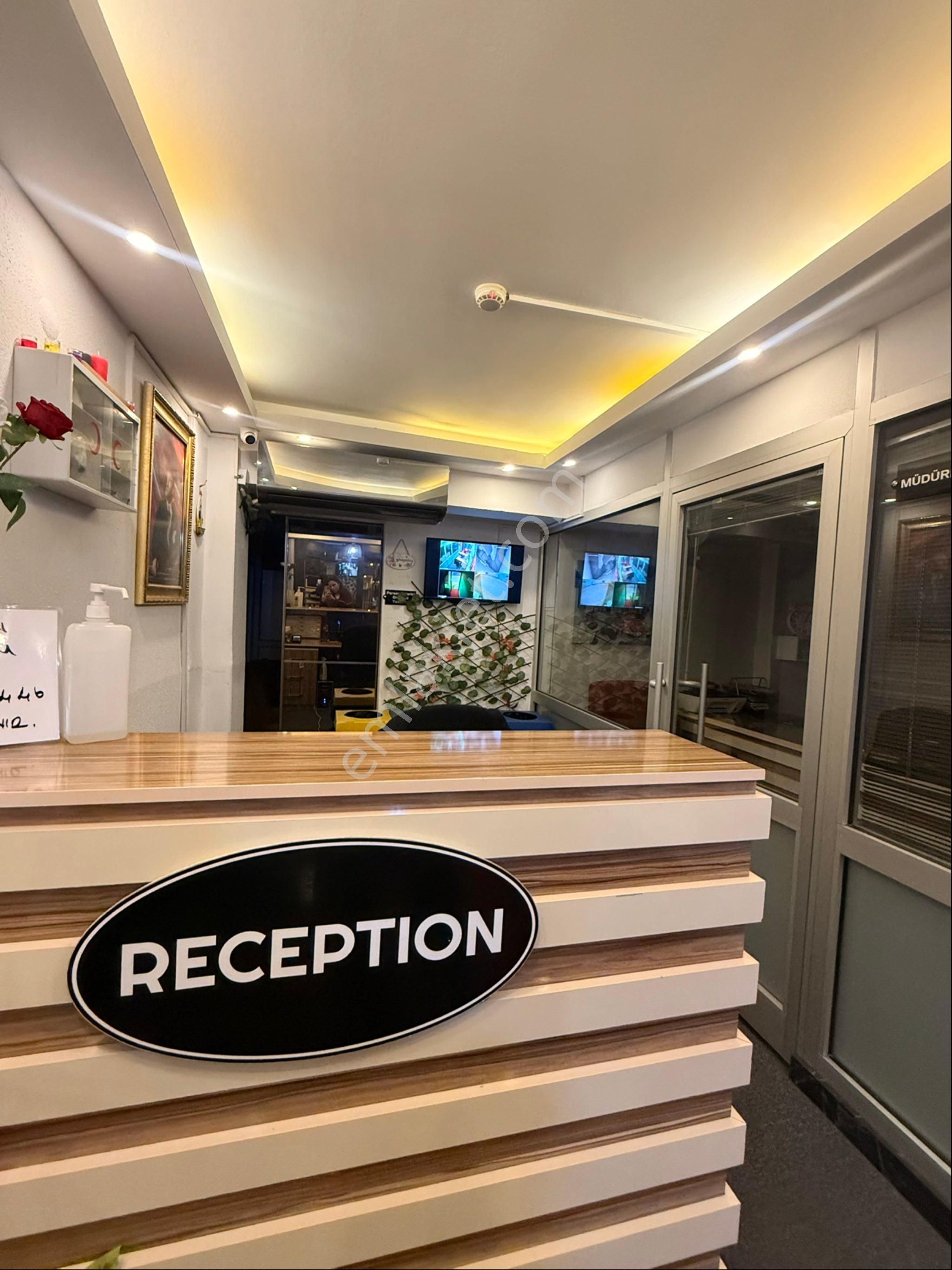 Karşıyaka Çarşı İş Bankası Sokağı Günlük Kiralık - Görsel 16