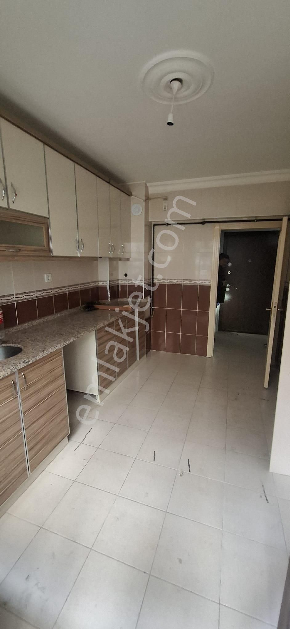 Altındağ - Beşikkaya Mahallesinde Caddeye Yakın 2+1 Kiralık Daire !!!