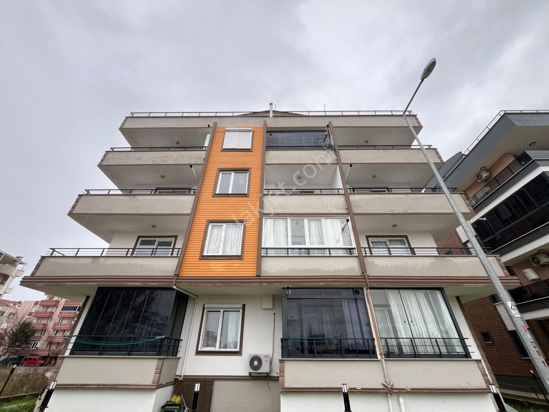 Akçay Sezgin Emlaktan Ön Cephe Arakat & Asansörlü Yeni 1+1 Daire - Görsel 2