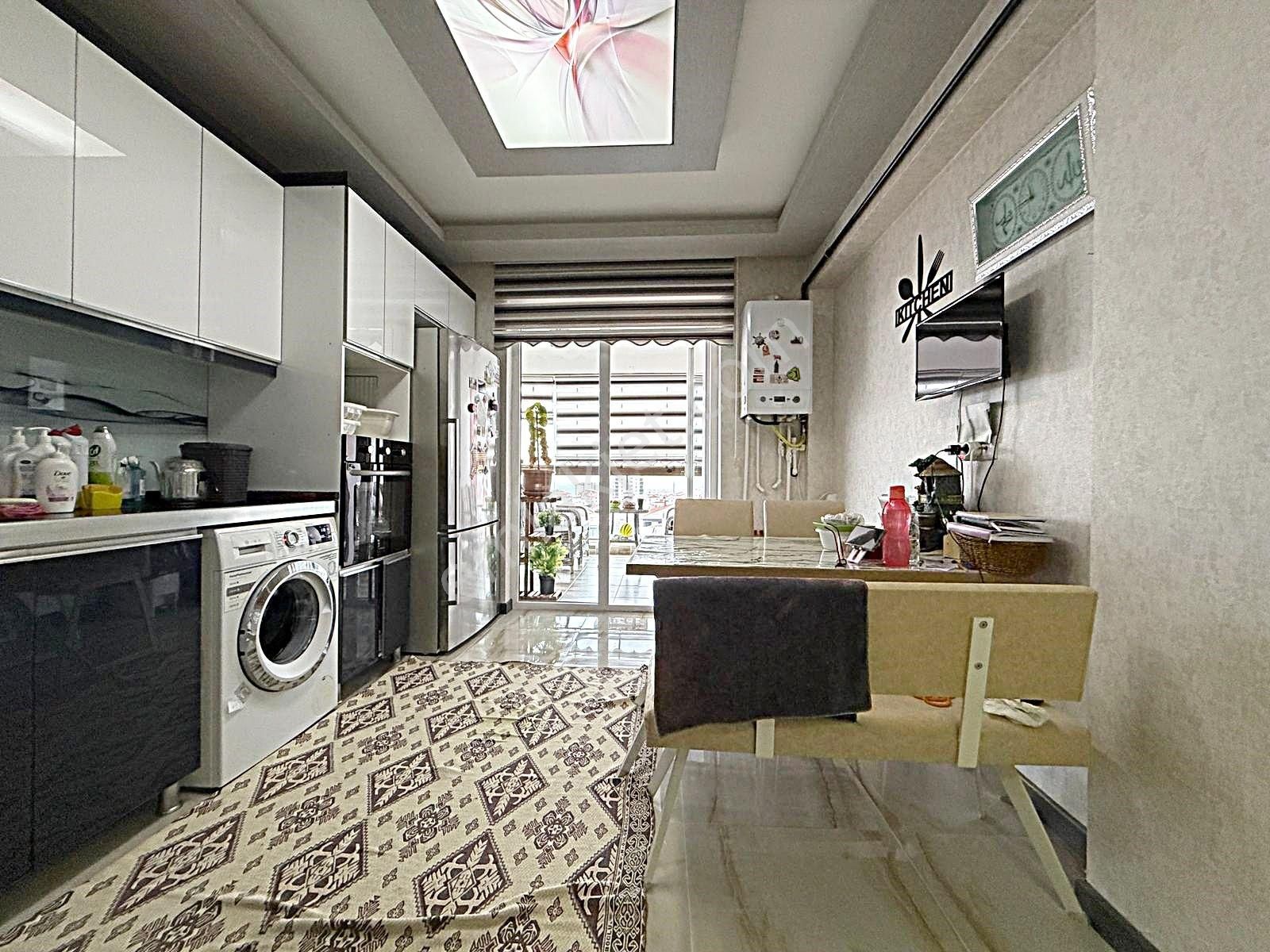 Ankara Keçiörende Klasik Daire Fiyatına Site Dairesi 7.katta Daire