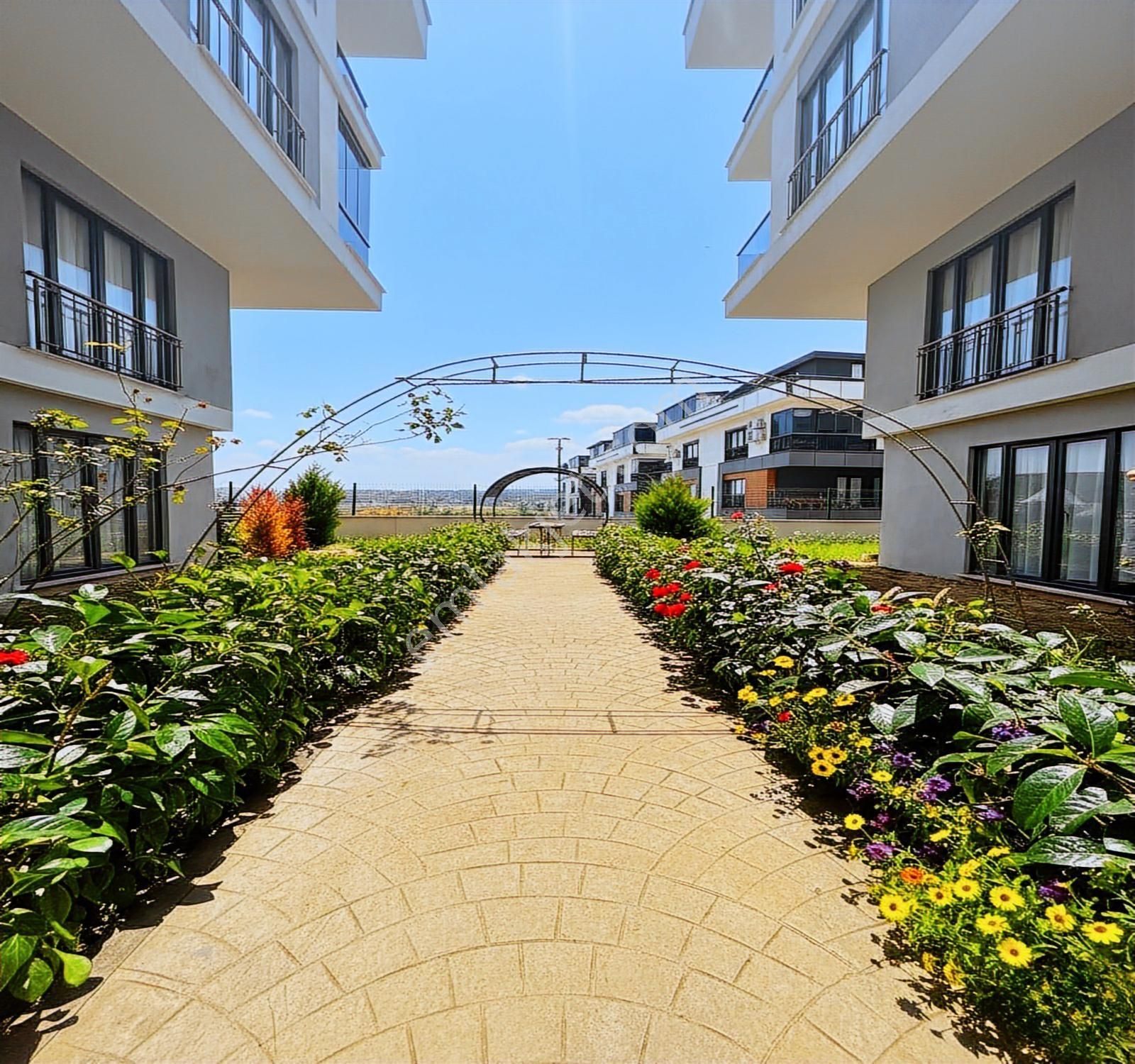 [güzel City]deniz Manzaralı 80 M² Bahçe Kullanımlı Olan 2+1 Daire - Görsel 10