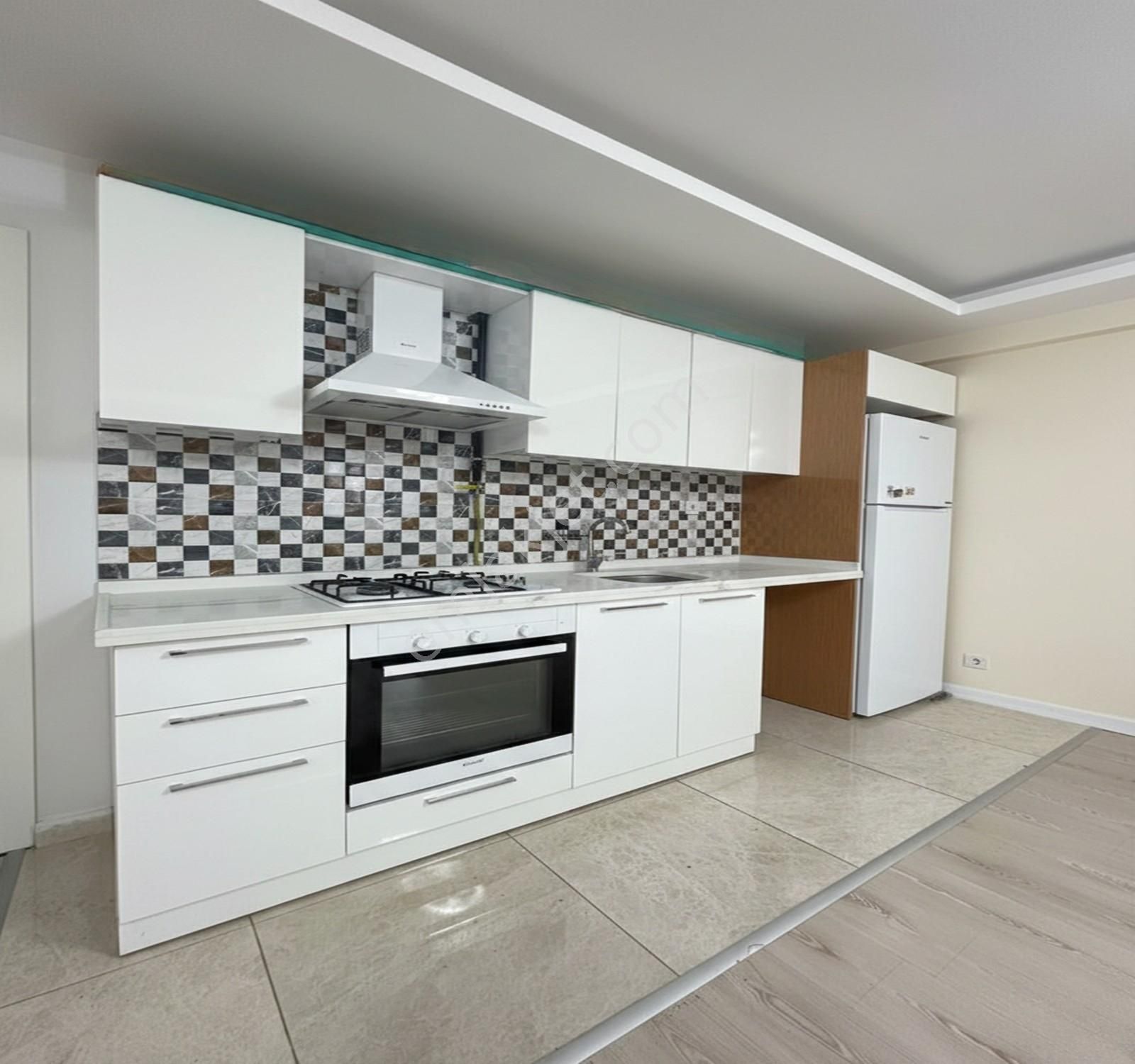 [güzel City]deniz Manzaralı 80 M² Bahçe Kullanımlı Olan 2+1 Daire - Görsel 2