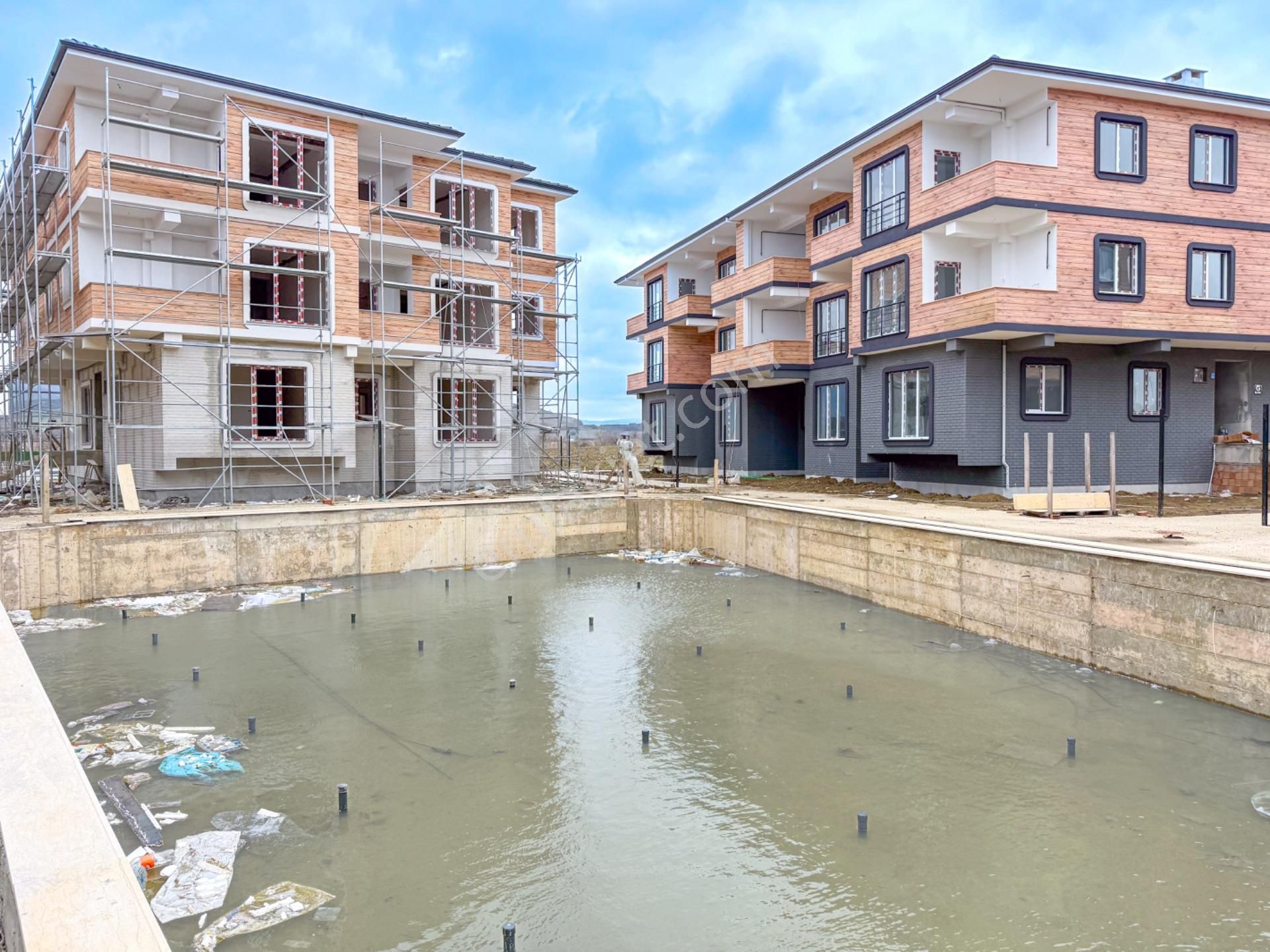 Kumbağ'da Lüks Havuzlu Ova Kent 2 Sitesinde Satılık 2+1 Daireler - Görsel 4