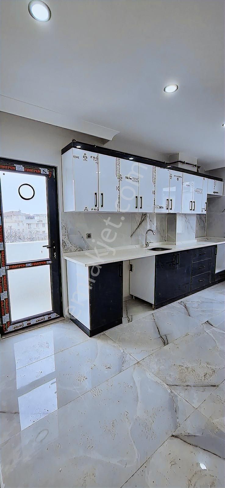 Bağlarbaşı Mahallesinde Sıfır | 3+1 | 3. Kat | Aydınlık/ferah - Görsel 11