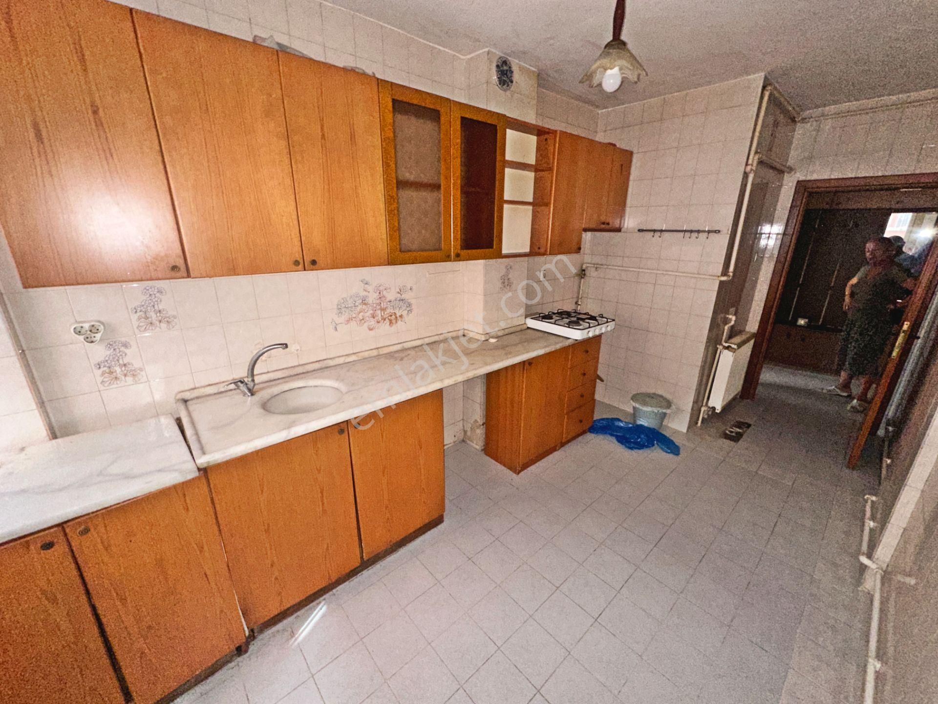 Şafaktepe Park Yakını Bağımsız Salon Ön Cephe 3+1 Satılık Daire - Görsel 10