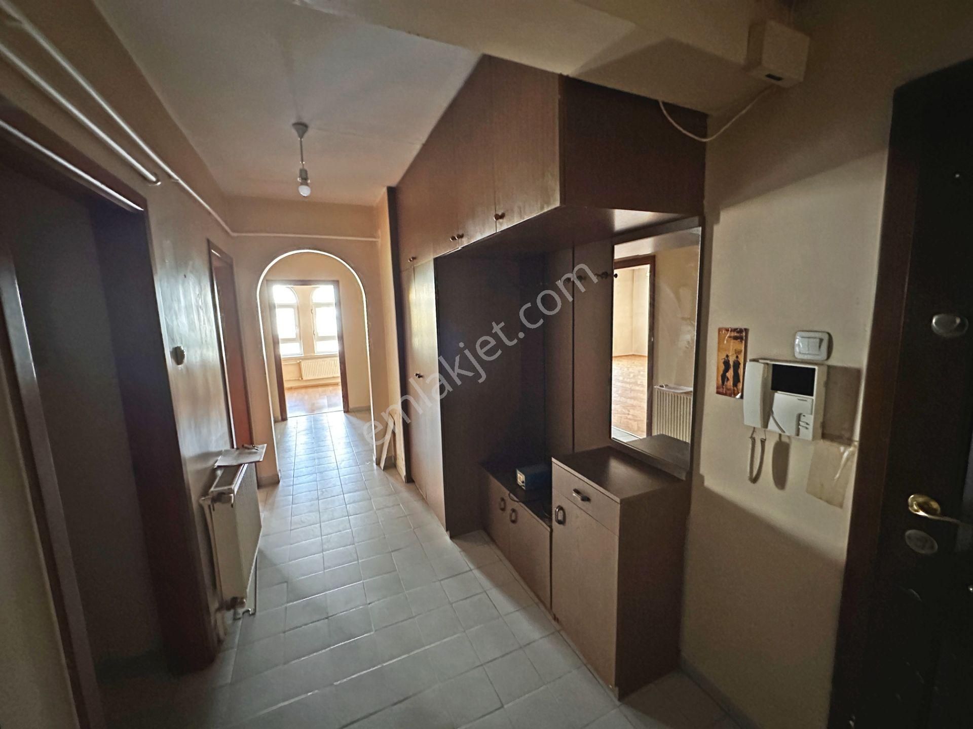 Şafaktepe Park Yakını Bağımsız Salon Ön Cephe 3+1 Satılık Daire - Görsel 23