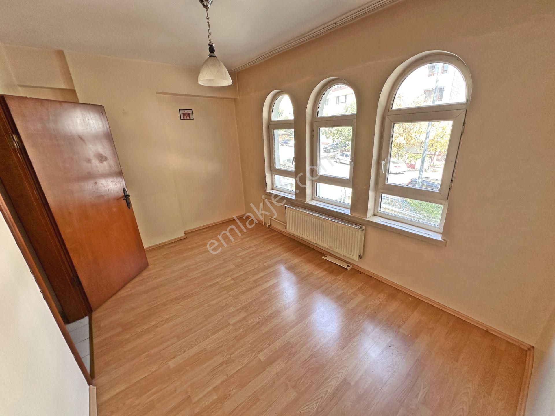 Şafaktepe Park Yakını Bağımsız Salon Ön Cephe 3+1 Satılık Daire - Görsel 14