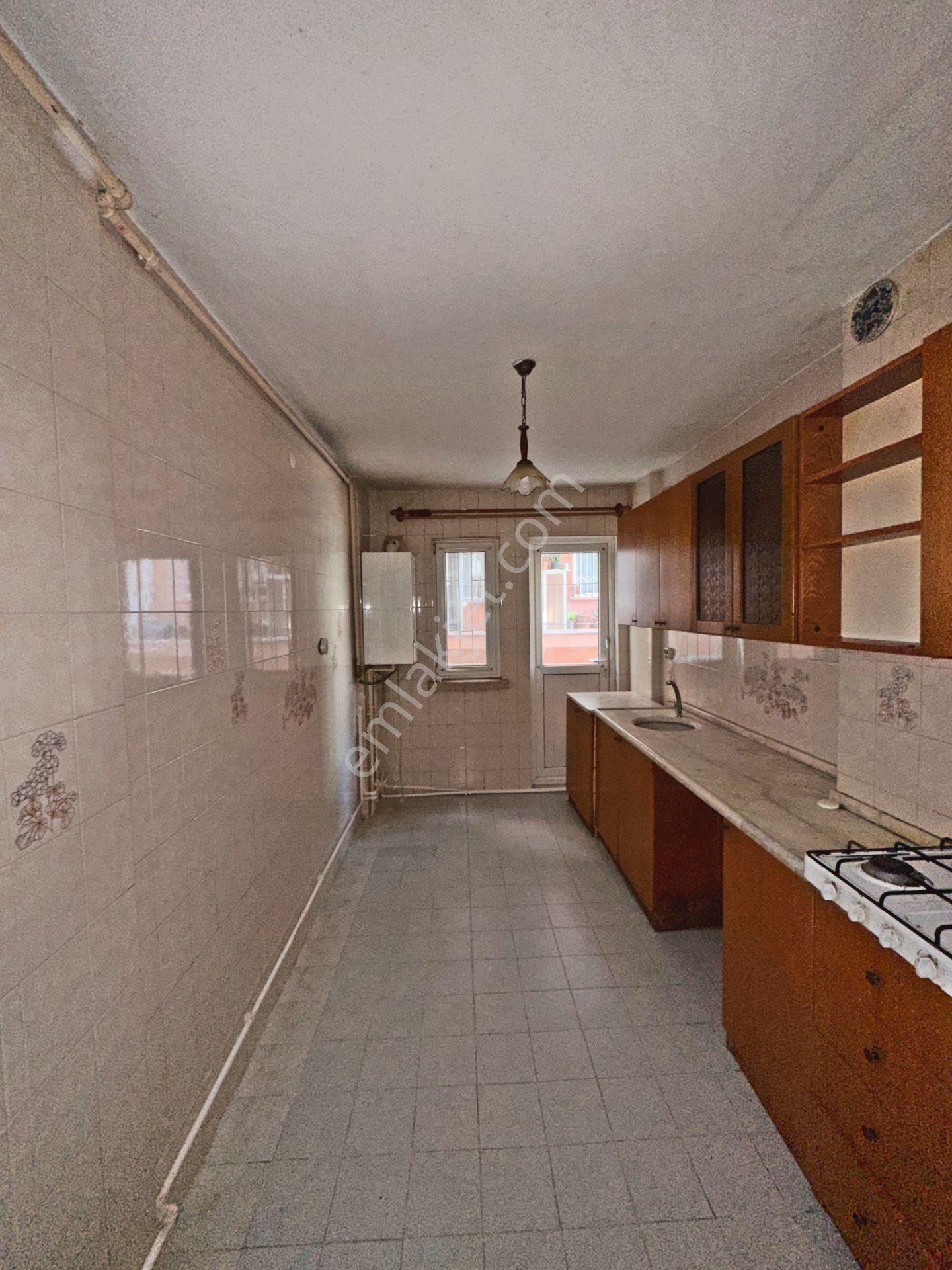 Şafaktepe Park Yakını Bağımsız Salon Ön Cephe 3+1 Satılık Daire - Görsel 8