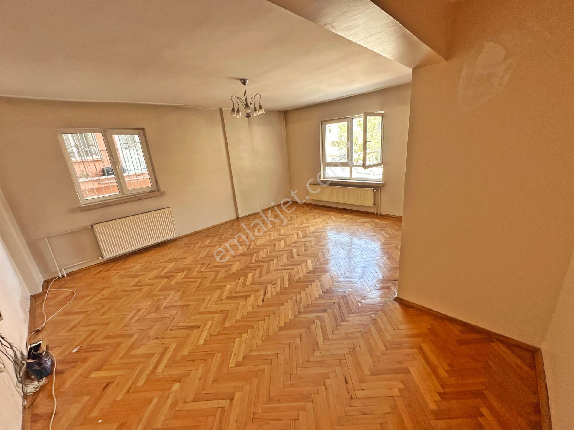 Şafaktepe Park Yakını Bağımsız Salon Ön Cephe 3+1 Satılık Daire - Görsel 6