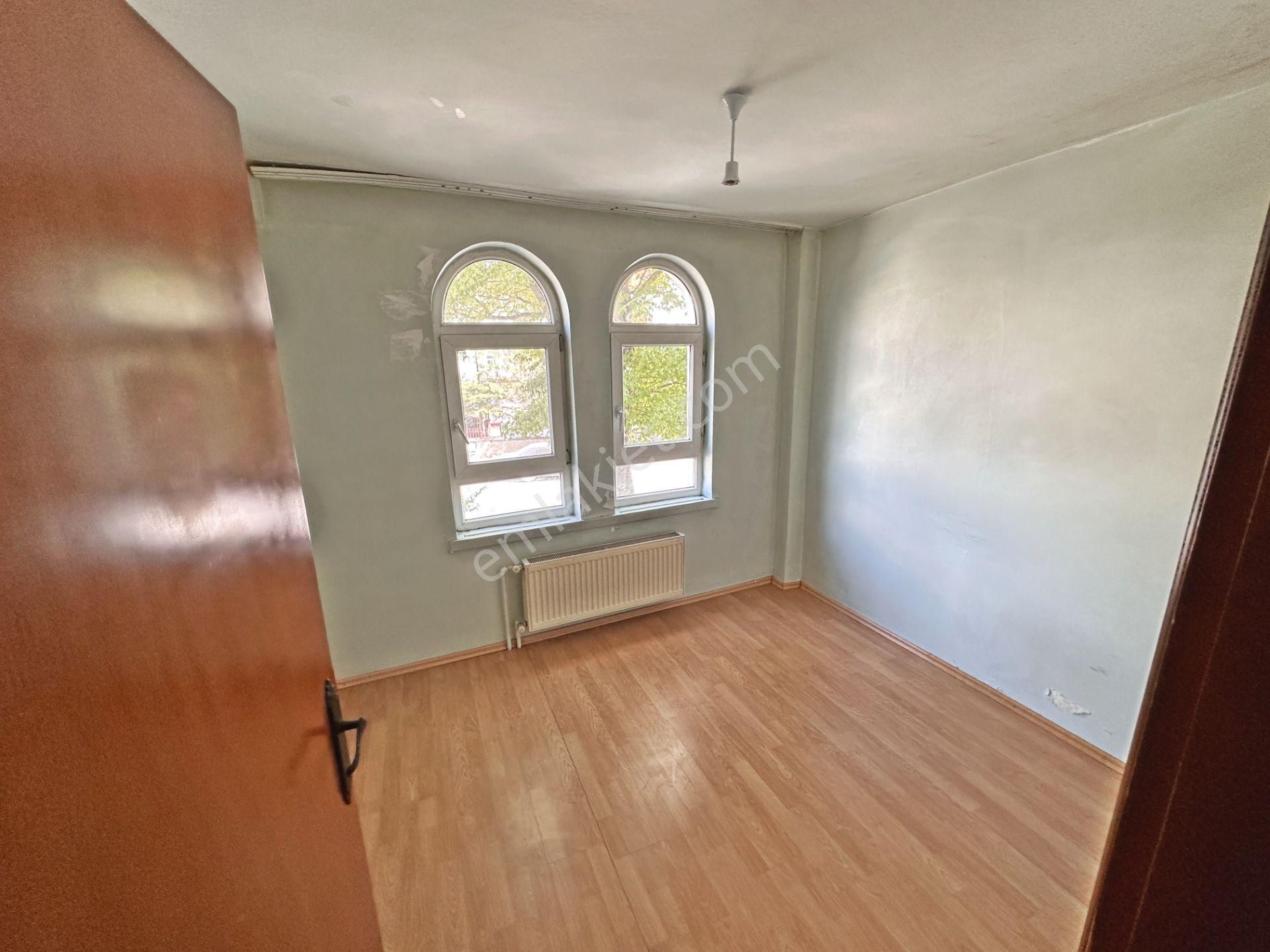 Şafaktepe Park Yakını Bağımsız Salon Ön Cephe 3+1 Satılık Daire - Görsel 15