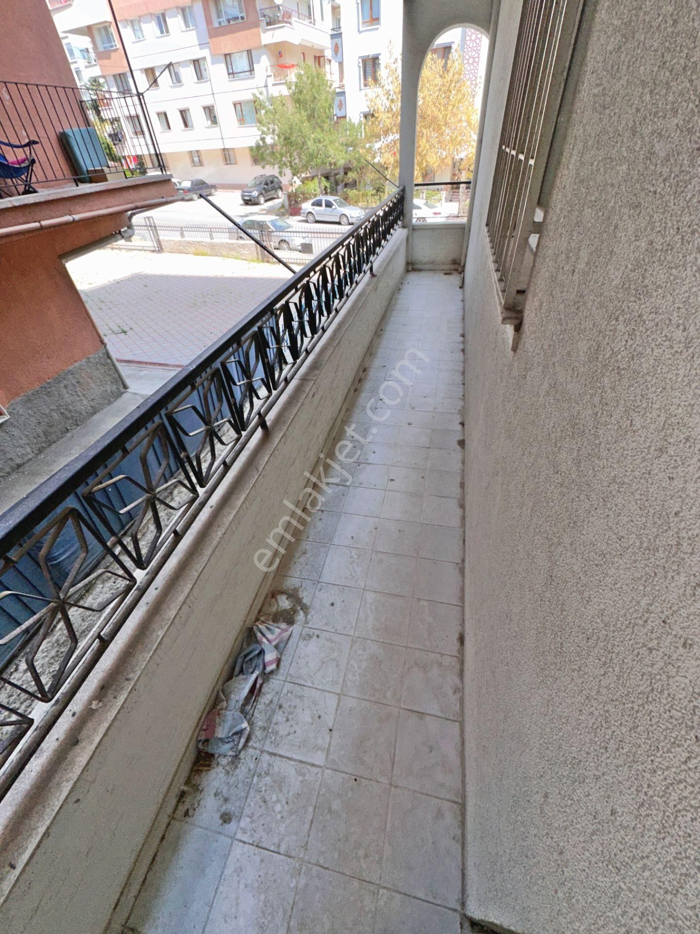 Şafaktepe Park Yakını Bağımsız Salon Ön Cephe 3+1 Satılık Daire - Görsel 11