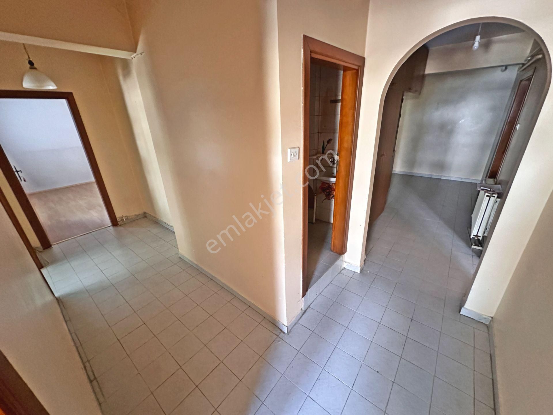 Şafaktepe Park Yakını Bağımsız Salon Ön Cephe 3+1 Satılık Daire - Görsel 22