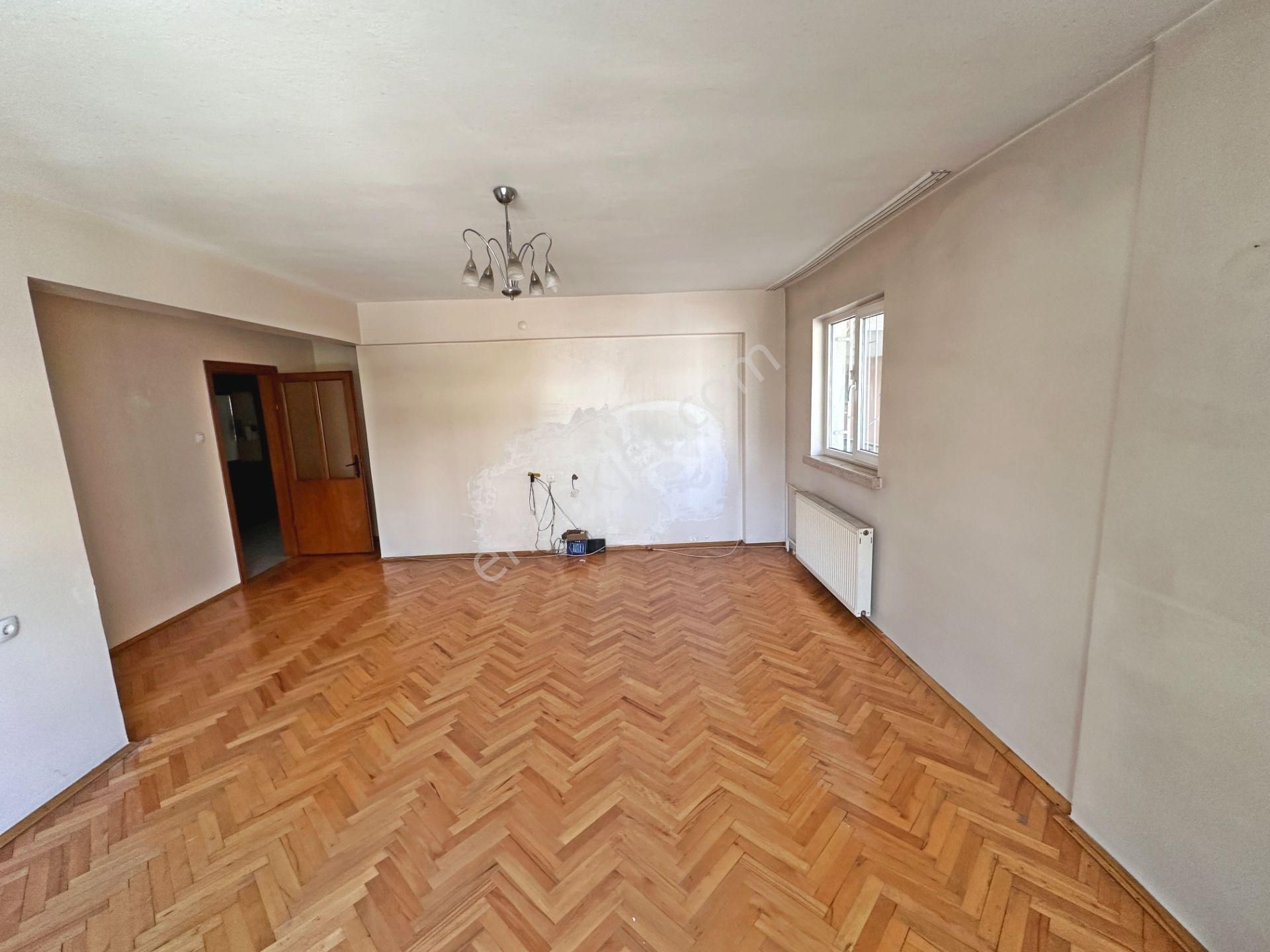 Şafaktepe Park Yakını Bağımsız Salon Ön Cephe 3+1 Satılık Daire - Görsel 5