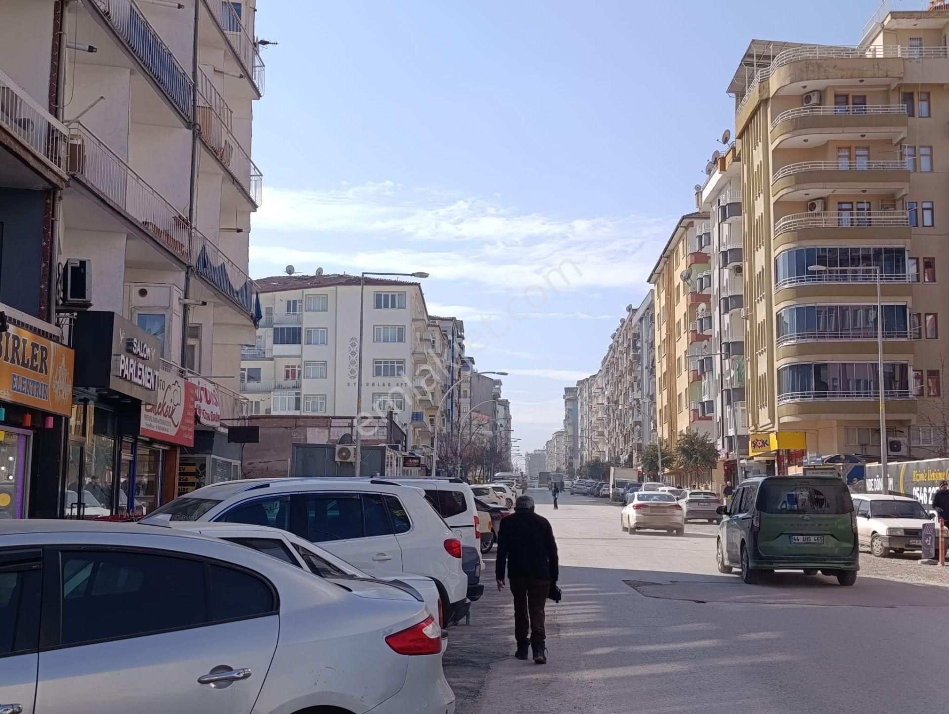 Paşaköşkü Ana Caddede 13 Met Satılık Dükkan - Görsel 2