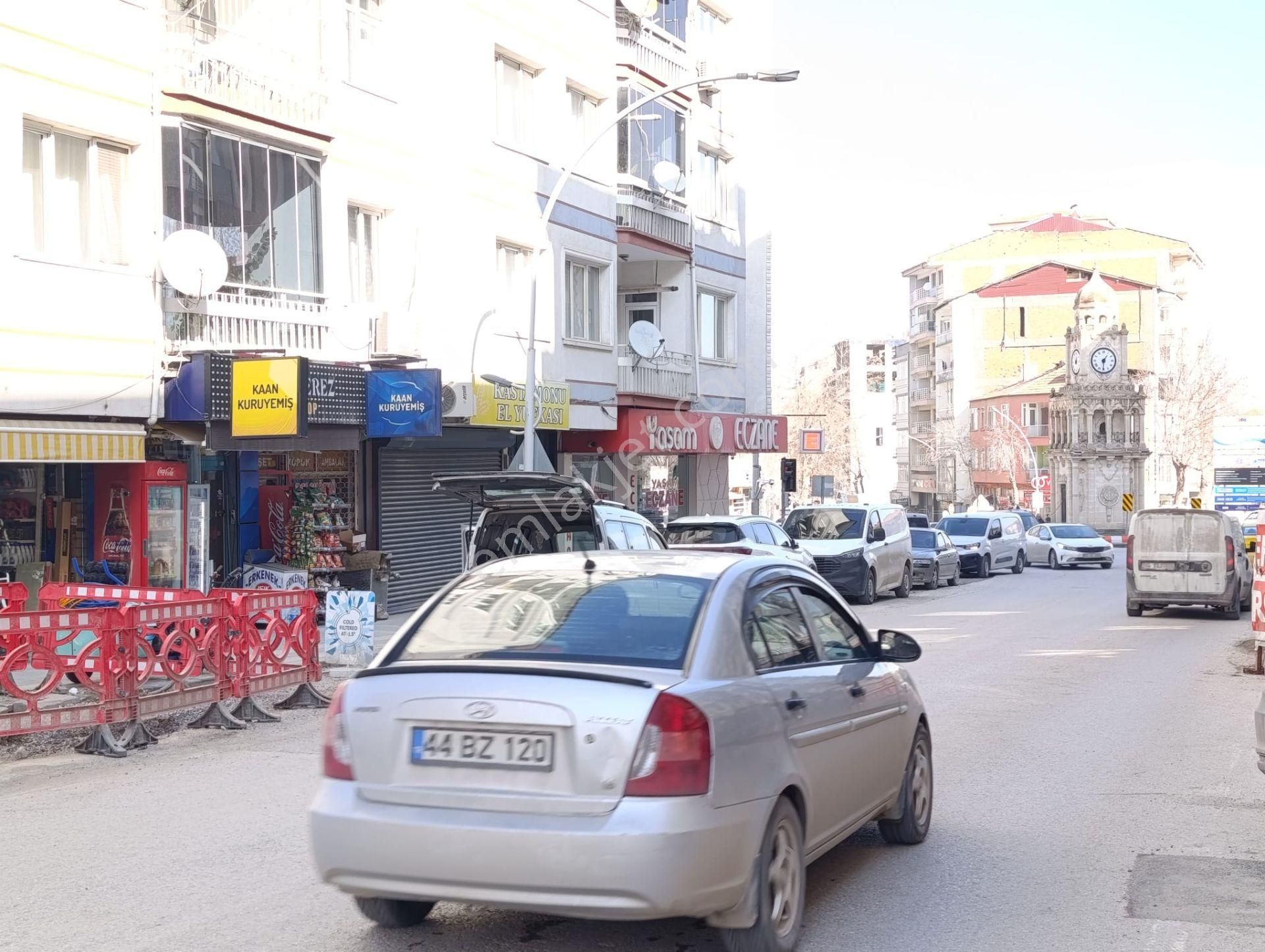 Paşaköşkü Ana Caddede 13 Met Satılık Dükkan - Görsel 13