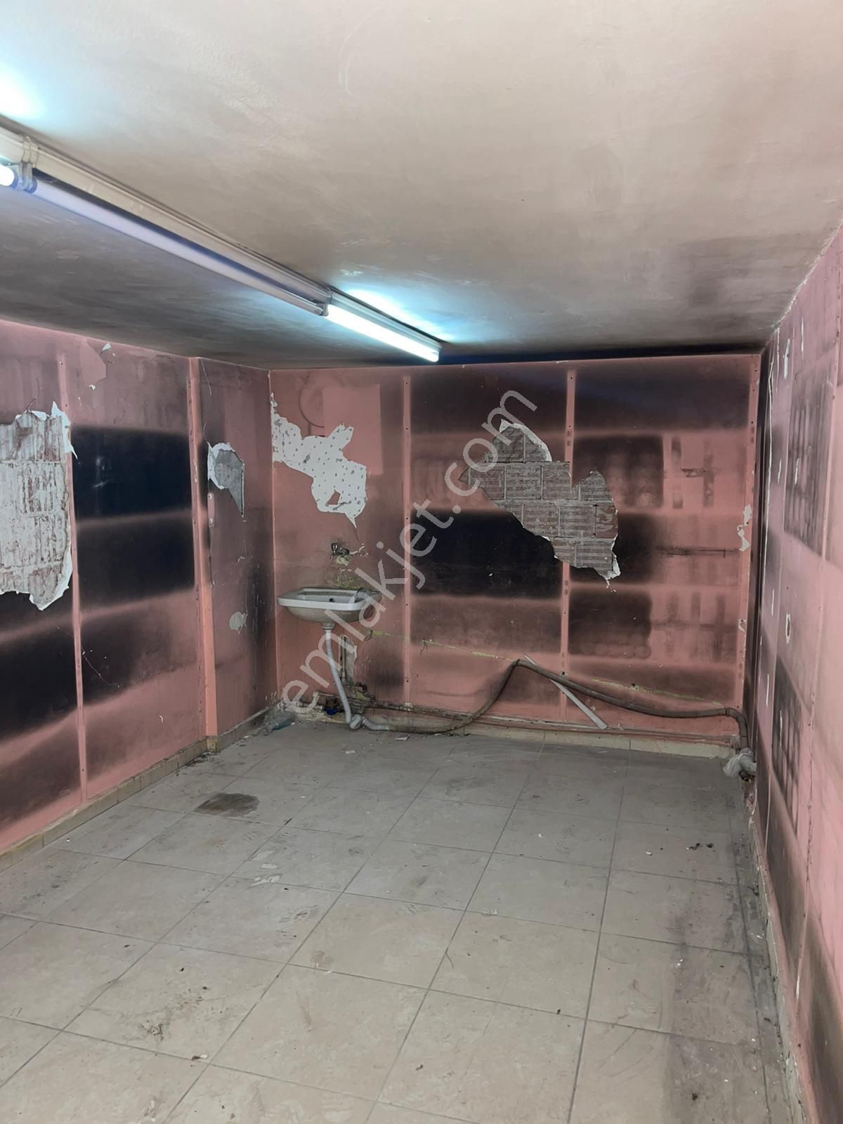 Paşaköşkü Ana Caddede 13 Met Satılık Dükkan - Görsel 22