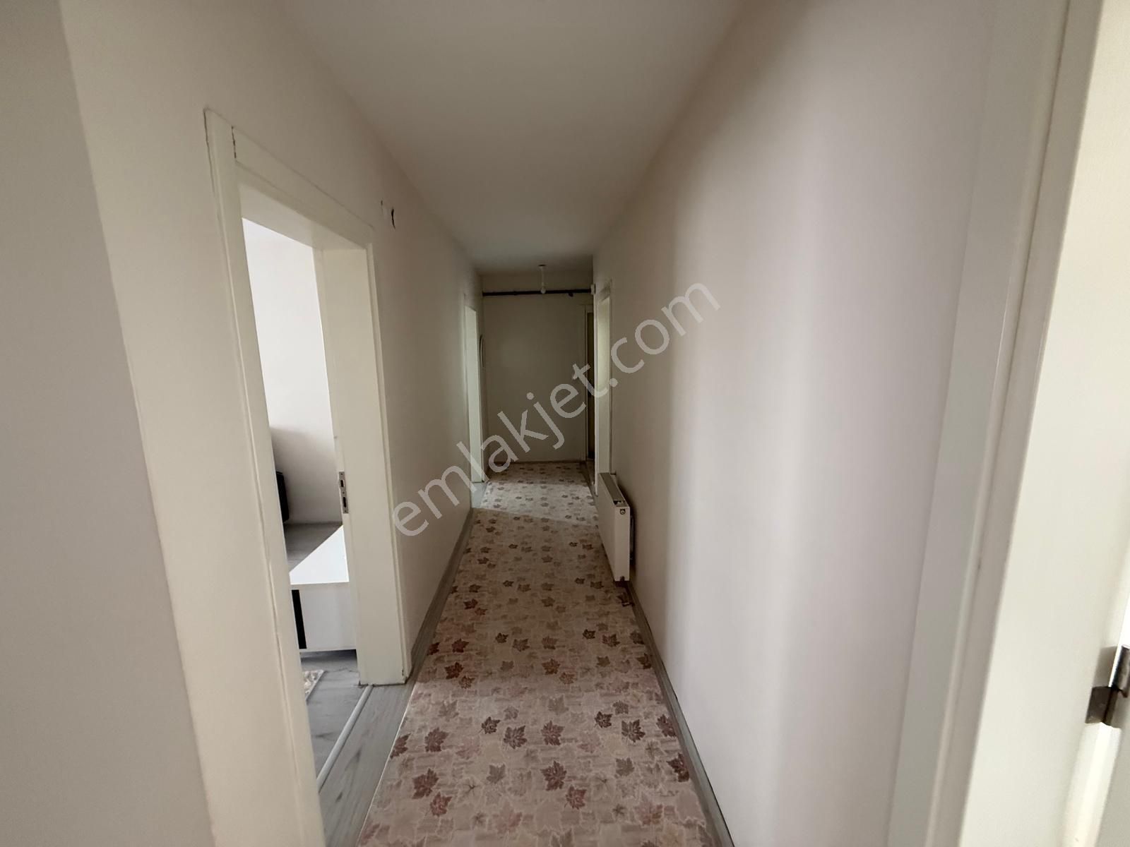 Çamlıca Da 200m2 Arsa Üzerinde 2 Katlı Müstakil Ev - Görsel 2