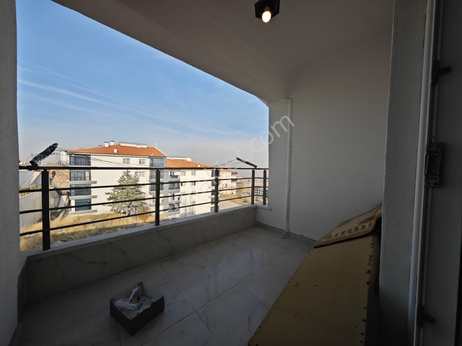 Feridunçelik'te Cadde Üzerinde Asansörlü Yapılı 3+1 Katta Satılık Daire !! - Görsel 28