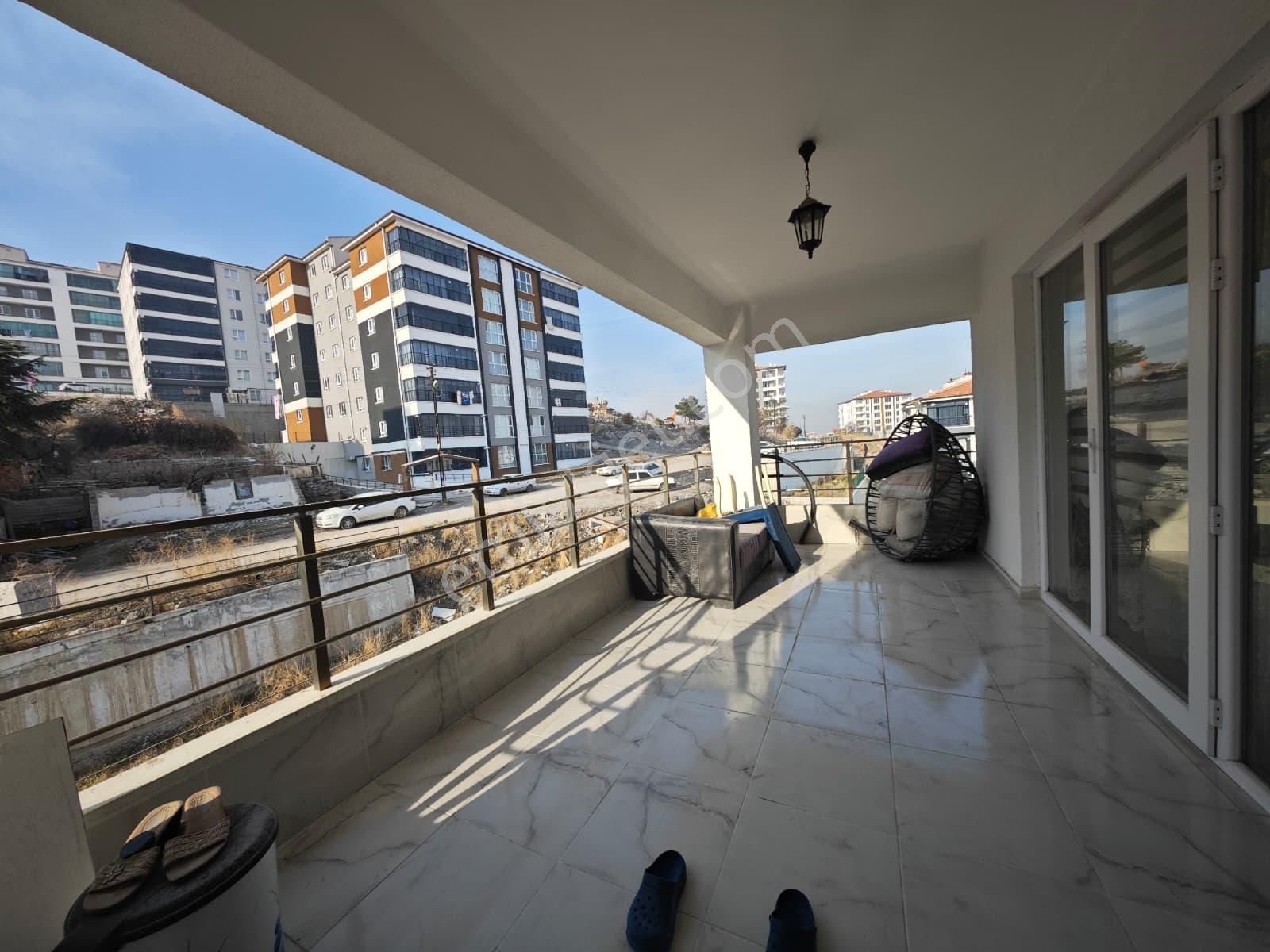 Feridunçelik'te Cadde Üzerinde Asansörlü Yapılı 3+1 Katta Satılık Daire !! - Görsel 30