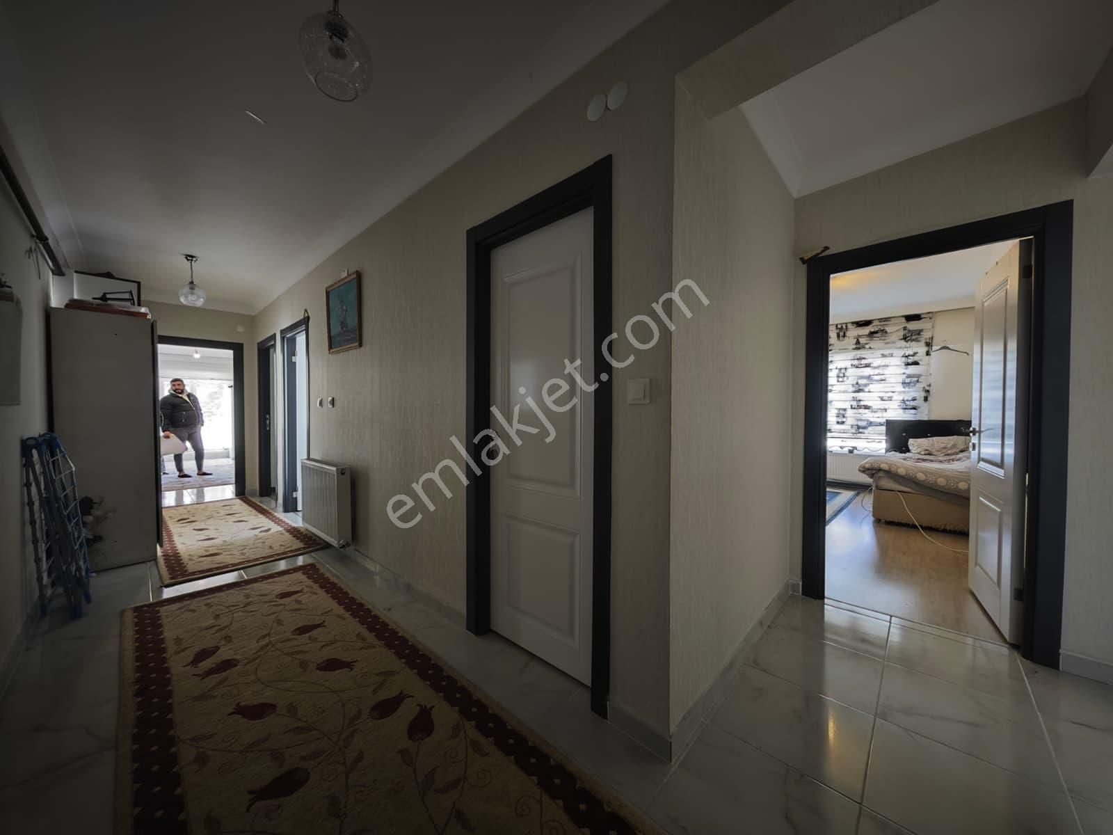 Feridunçelik'te Cadde Üzerinde Asansörlü Yapılı 3+1 Katta Satılık Daire !! - Görsel 24