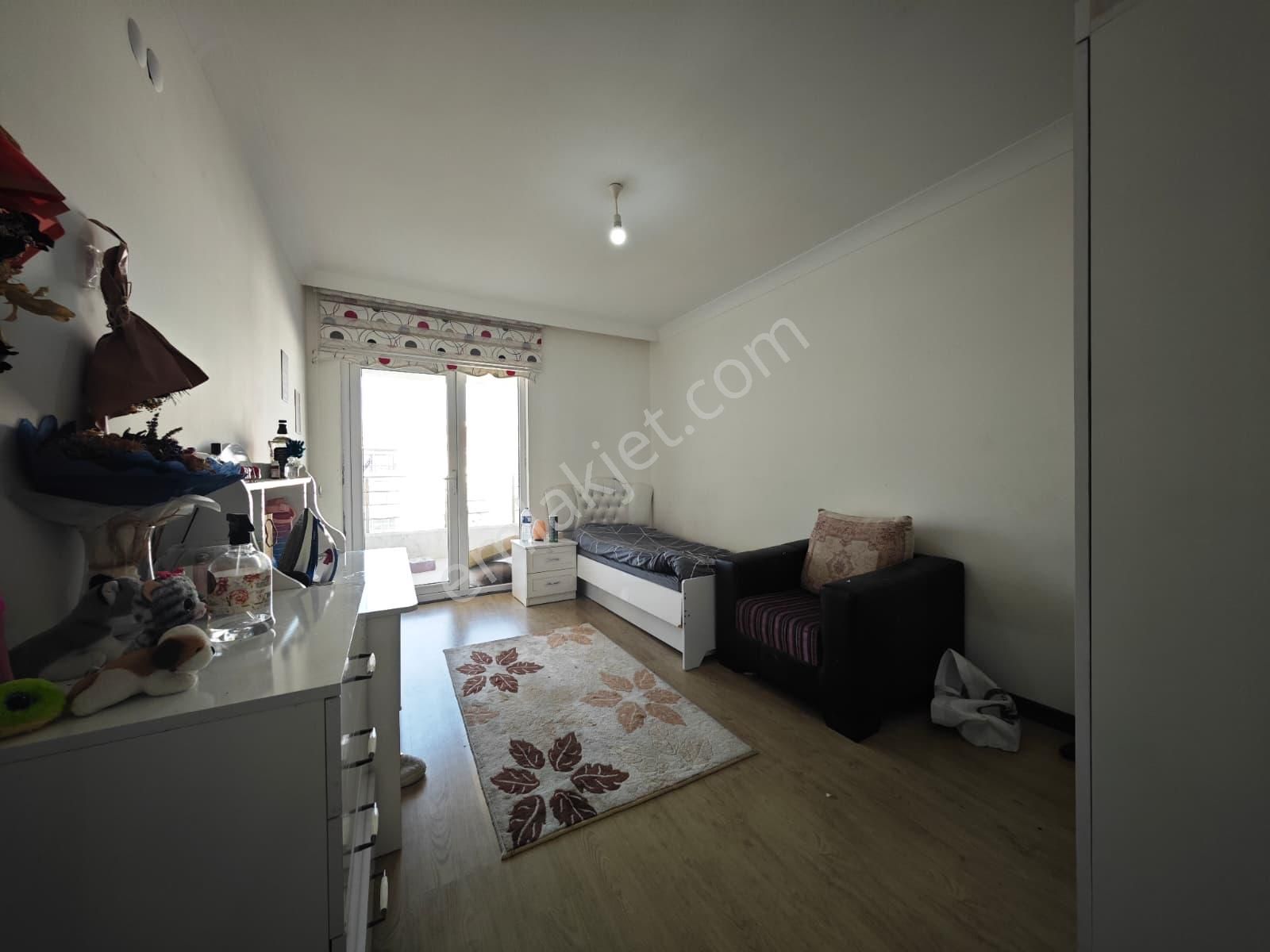 Feridunçelik'te Cadde Üzerinde Asansörlü Yapılı 3+1 Katta Satılık Daire !! - Görsel 19