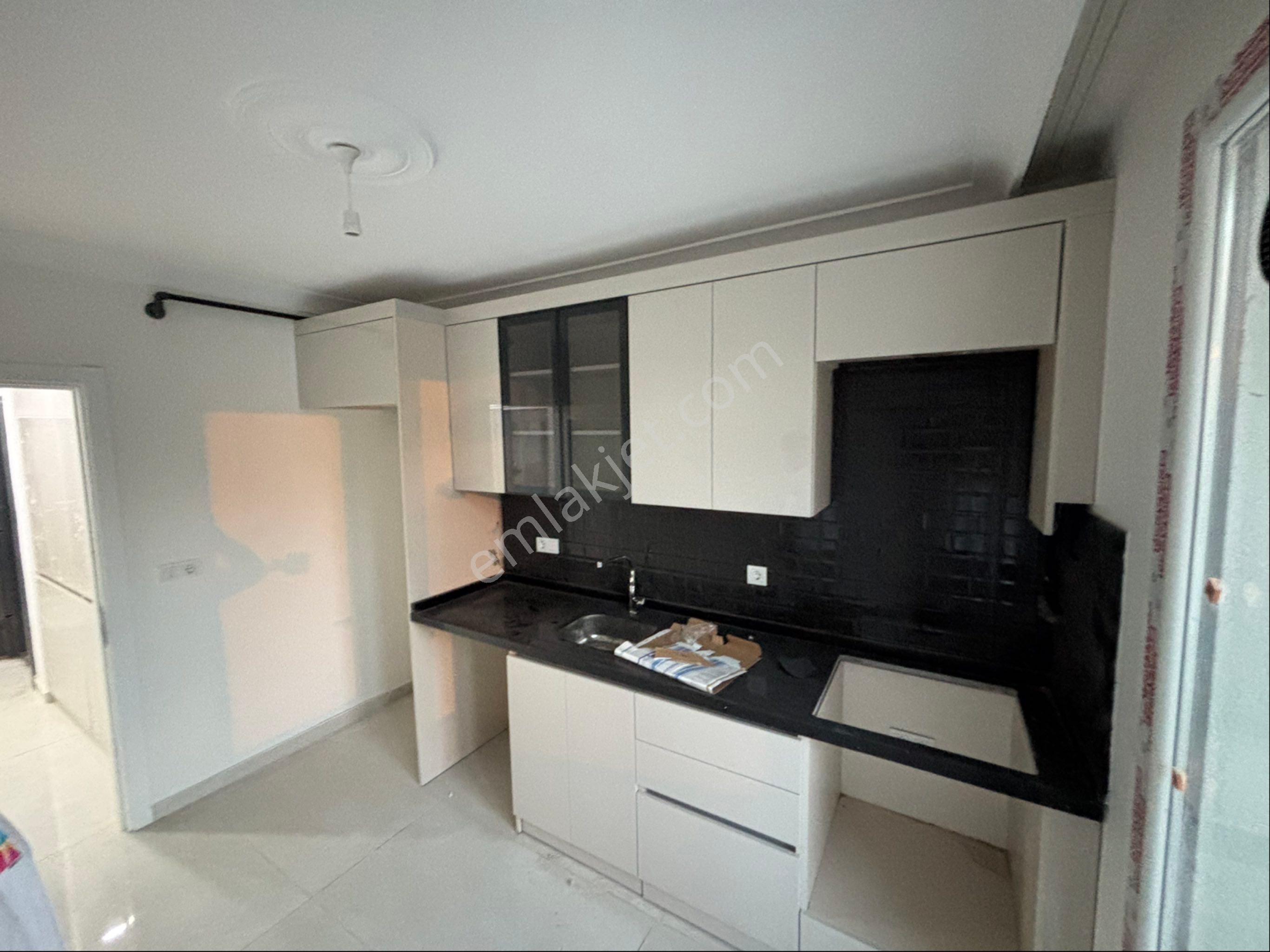 Mimaroba Kavşağının Hemen Üstünde İskanlı Bina - Görsel 13