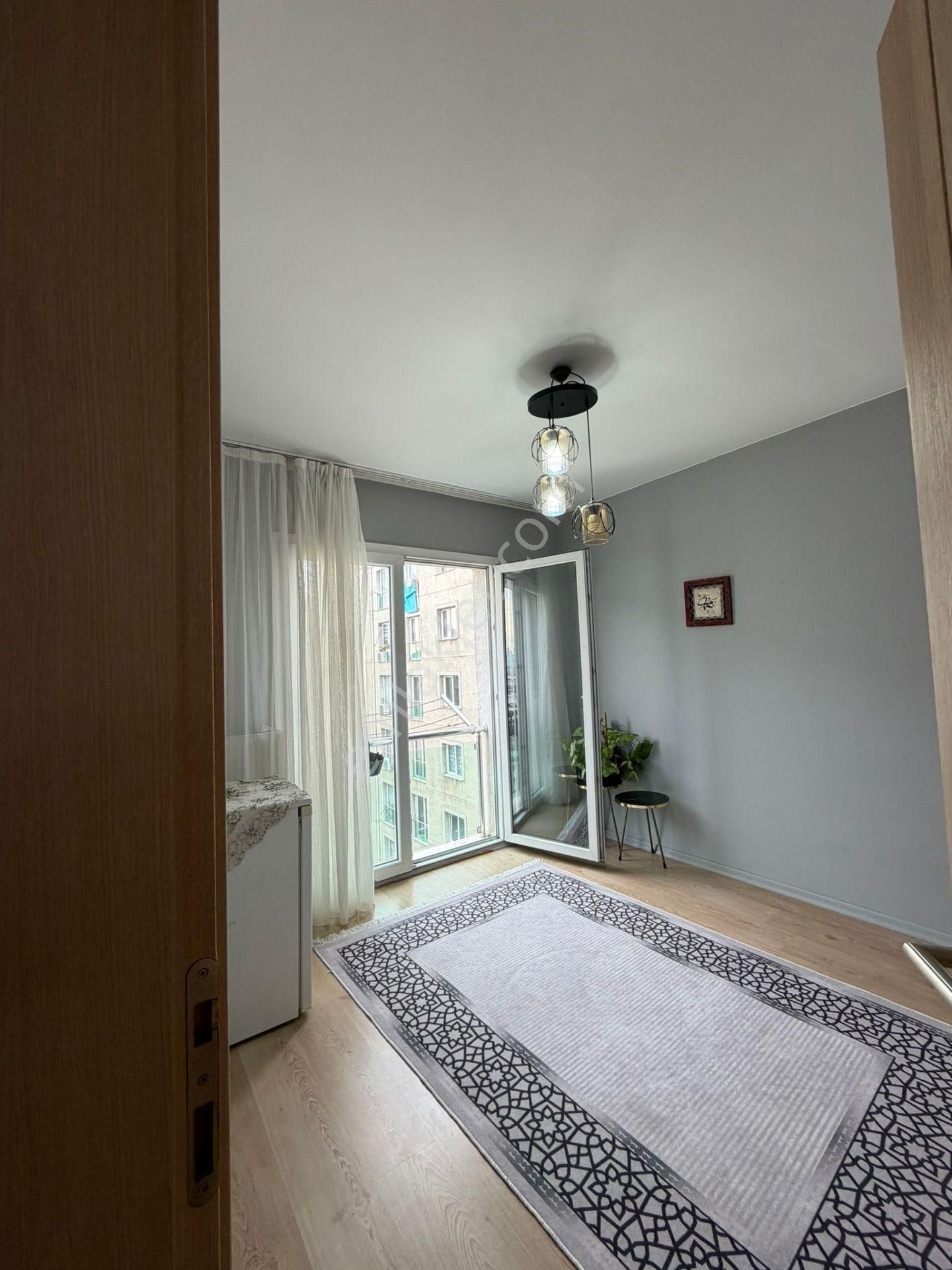 Esenyurt Fi Yaka Eşenşehir Sitesinde Kiralık Daire