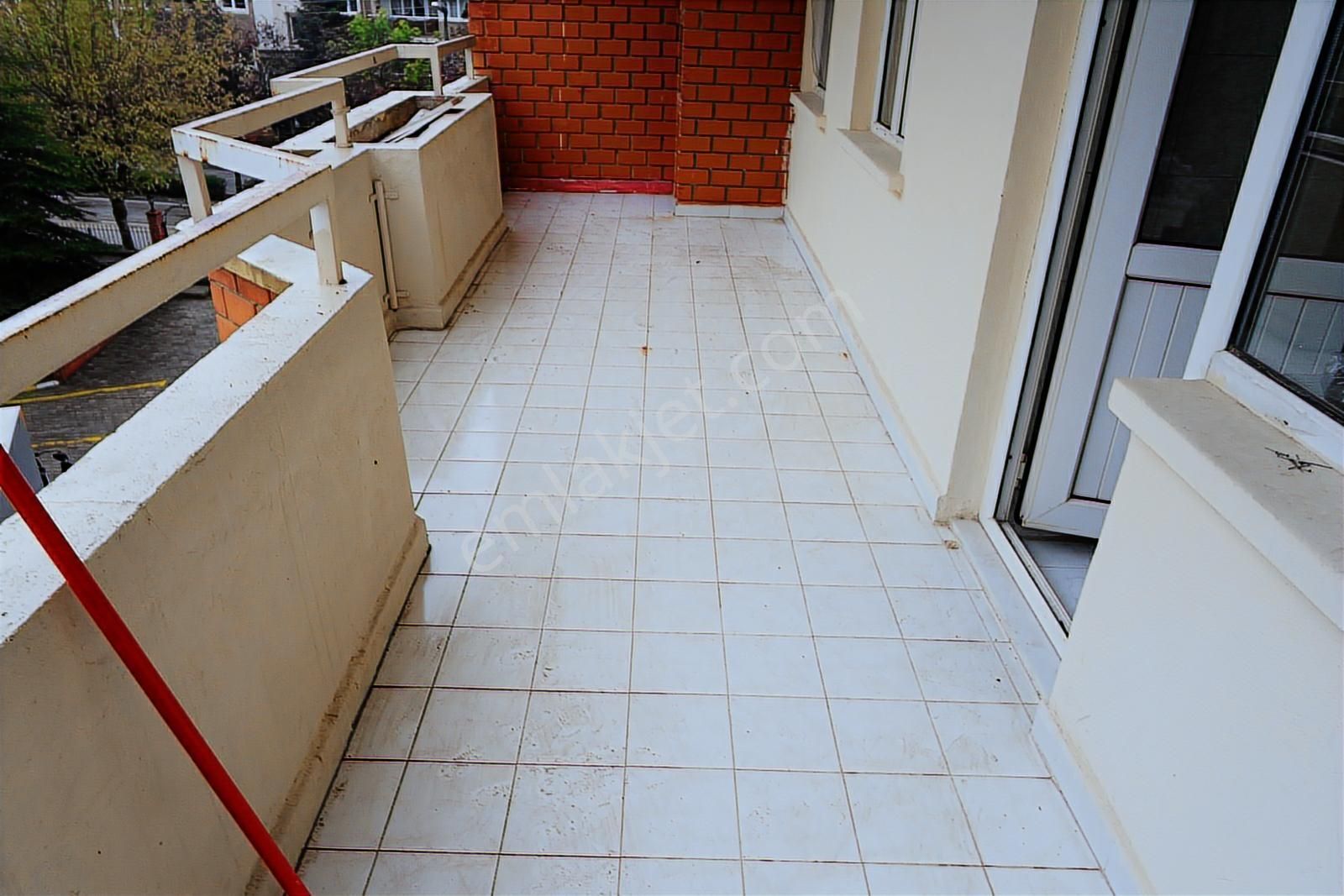 Esen'den Kanuni Caddesinde Site İçi Arakat Kiralık Daire - Görsel 17