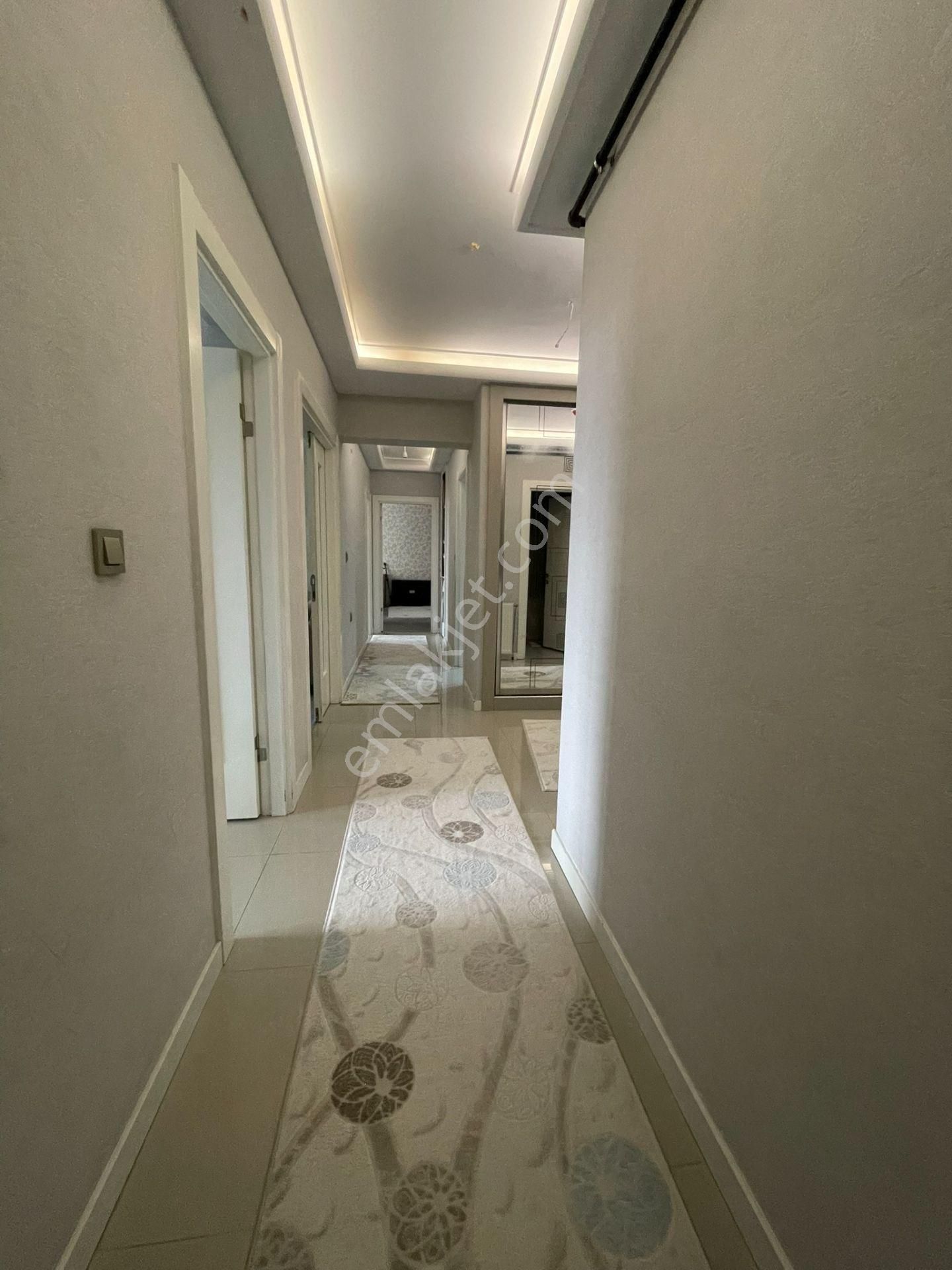 Ufuk Kılıç Emlak'tan 3+1 12.kat Site'de K.otoparklı Güney Cephe Full Yapılı - Görsel 32