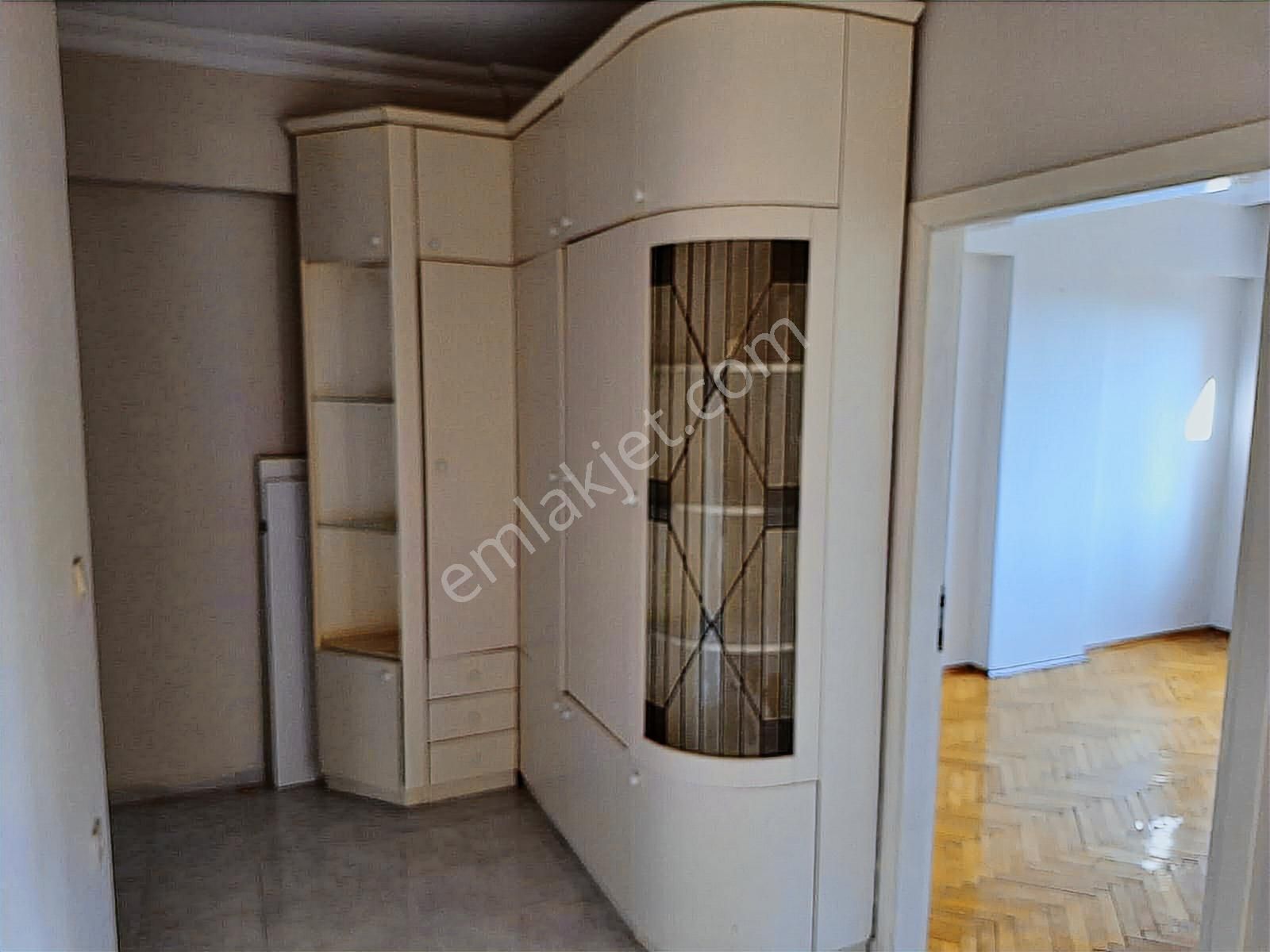 Esen'den Barbaros Cadesinde Doğu Cephe Site İçi Kiralık Daire - Görsel 3