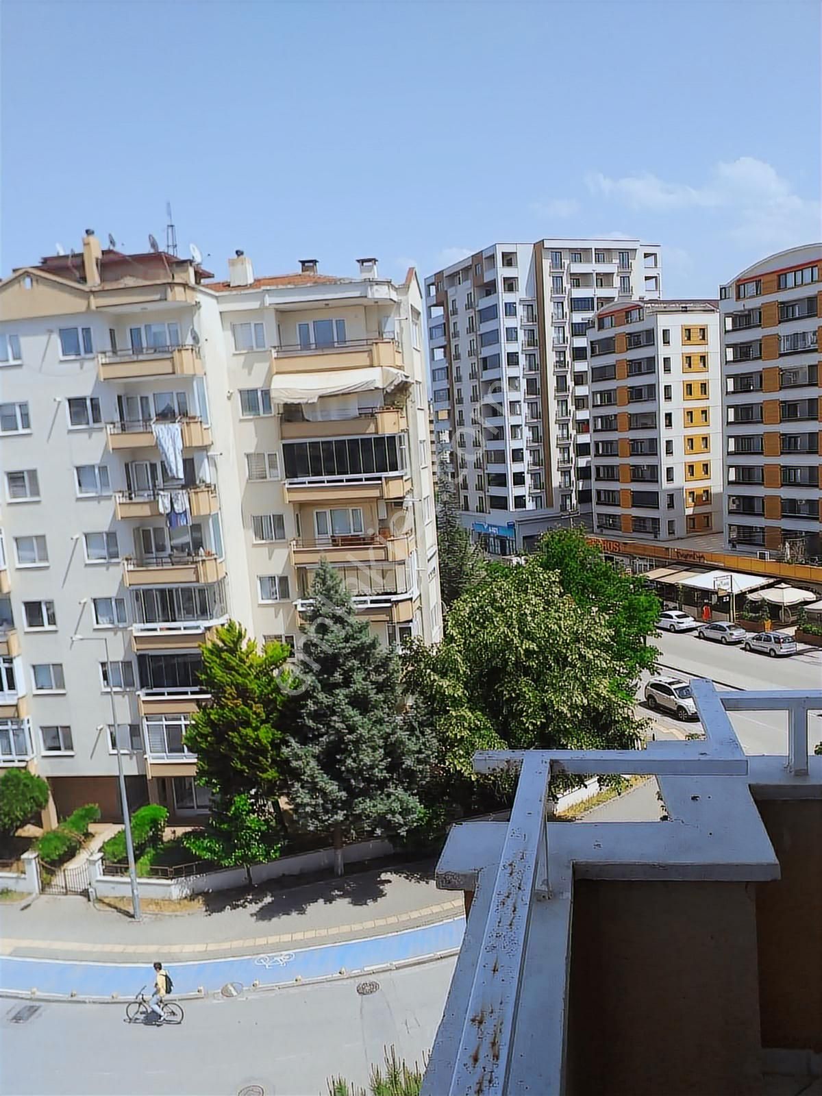Esen'den Barbaros Cadesinde Doğu Cephe Site İçi Kiralık Daire - Görsel 13